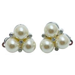 CAROLEE vintage silver pearl rhinestone designer runway clip on earrings