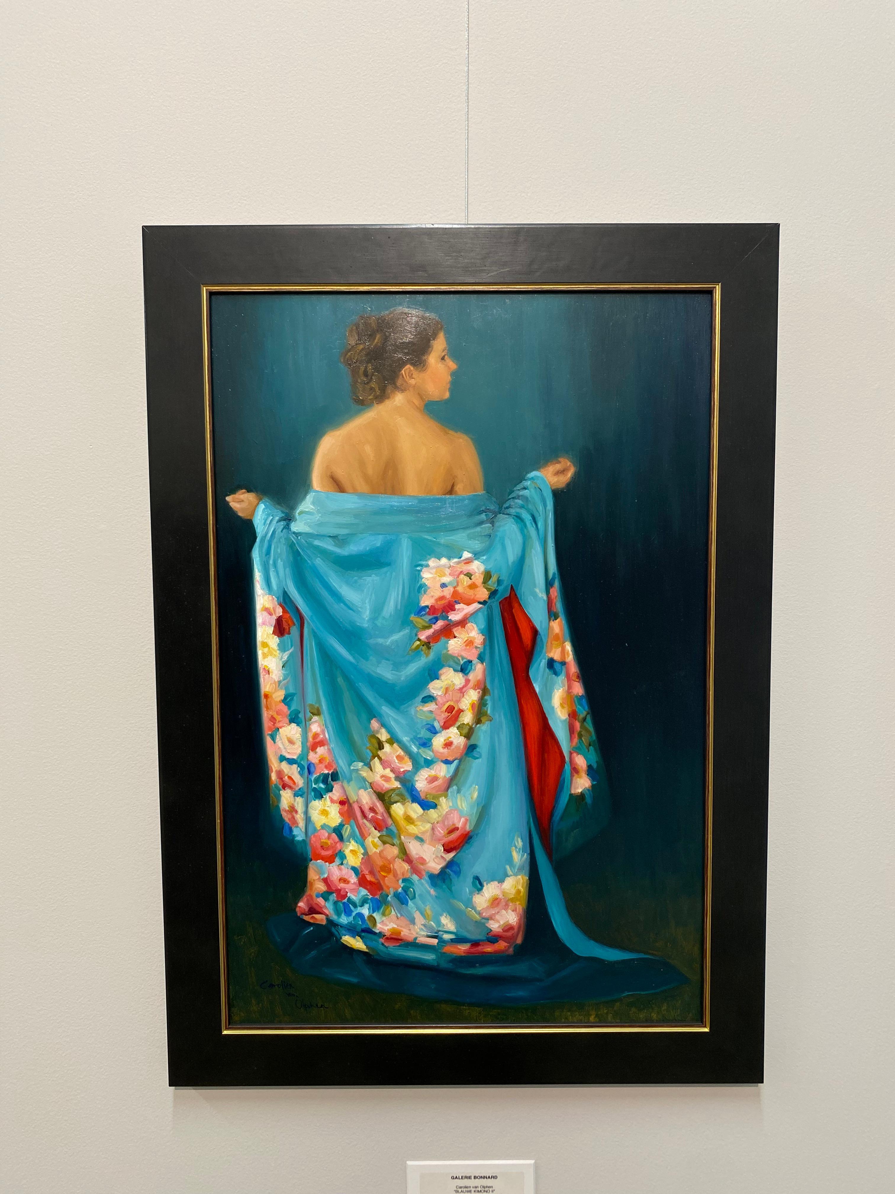 The Blue Kimono II - 21st Century Figure Painting of a Girl with a Blue Robe (Schwarz), Figurative Painting, von Carolien van Olphen
