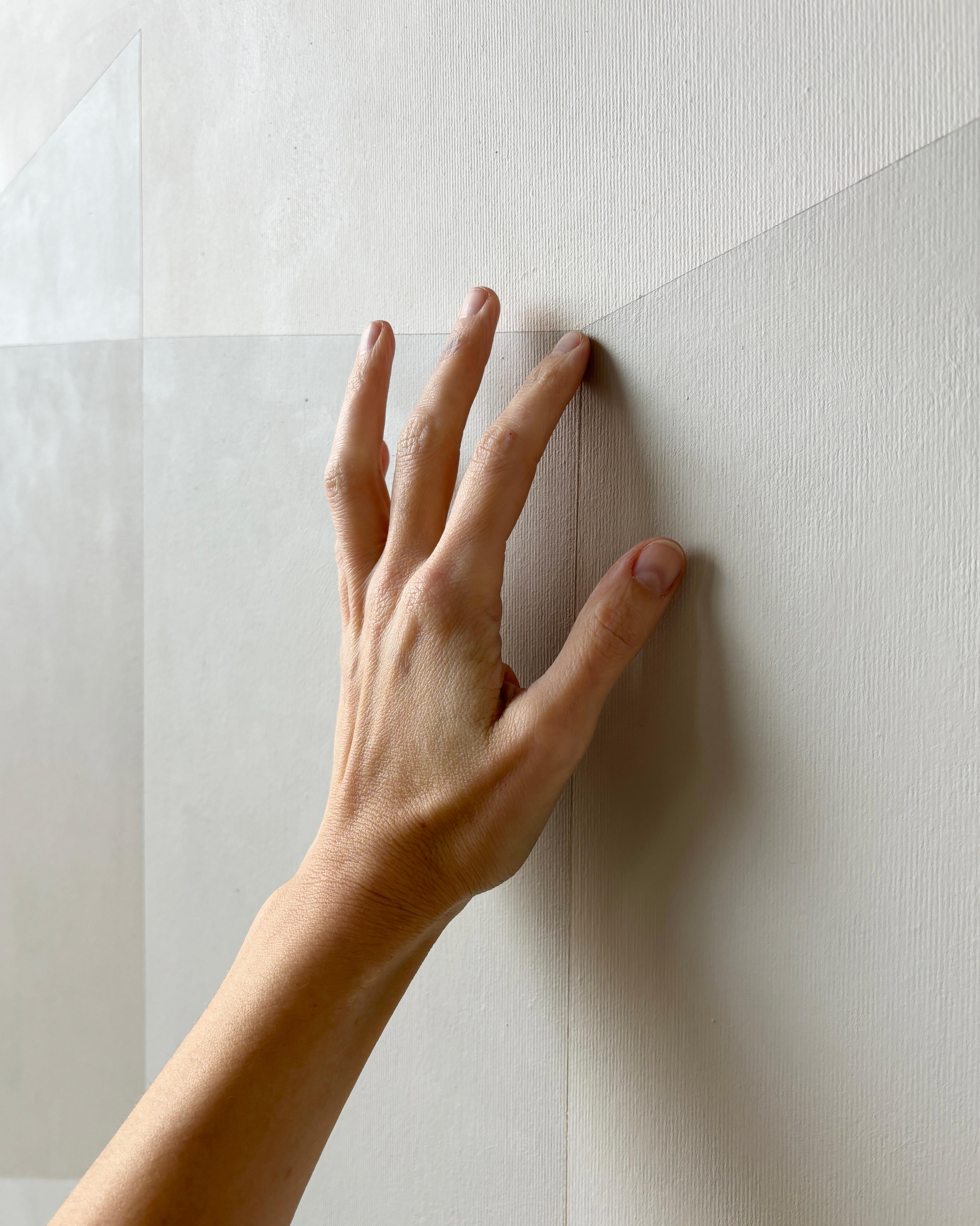 ABSTRACT Geometry Grey Painting dell'artista tedesca contemporanea Caroline Kreutzer in vendita 1