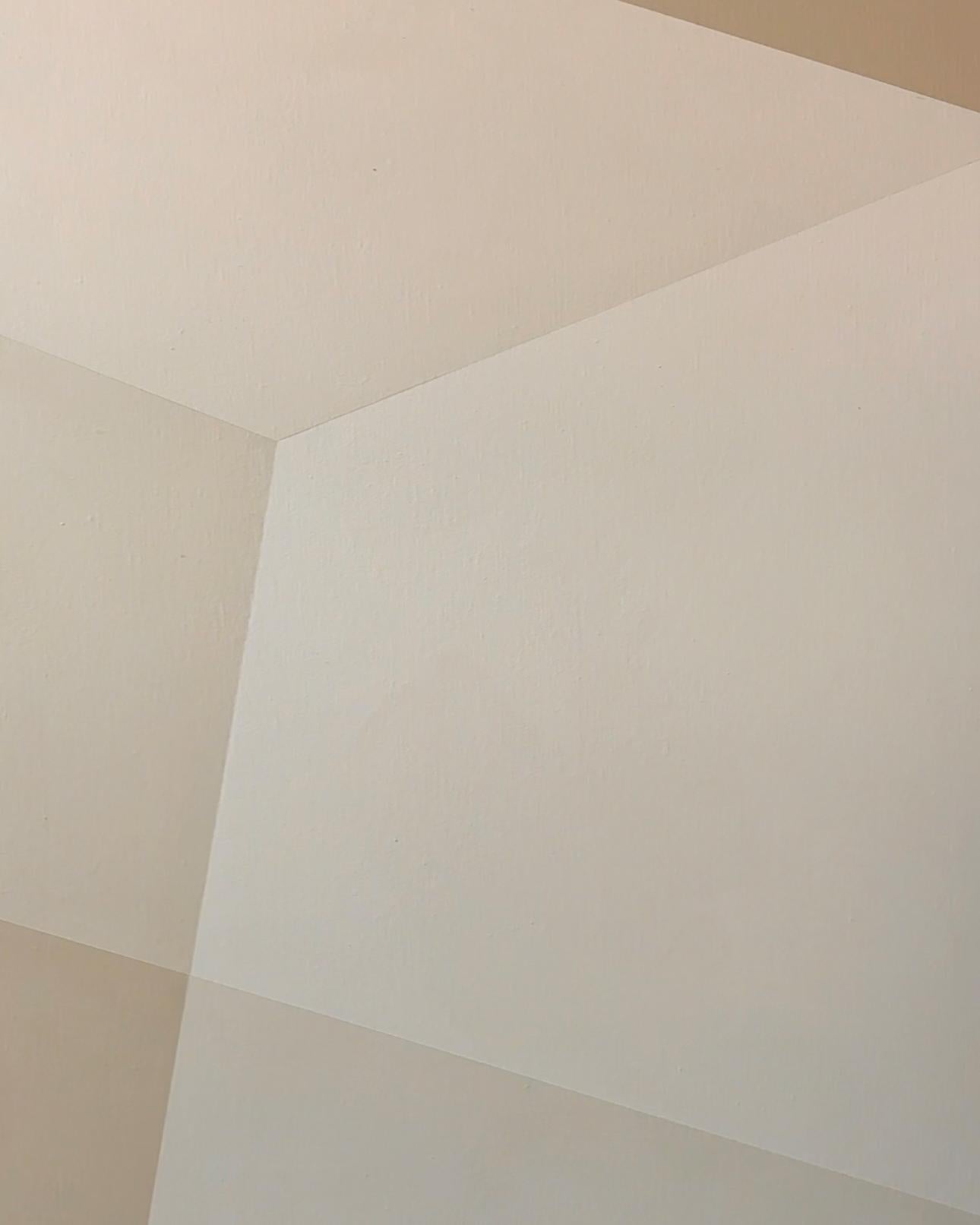 Caroline Kreutzer Architectural Cube Minimalist Geometric Abstraction Earth Tones (Cube architectural, abstraction géométrique minimaliste, tons de terre) - Abstrait Painting par Carolin Kreutzer