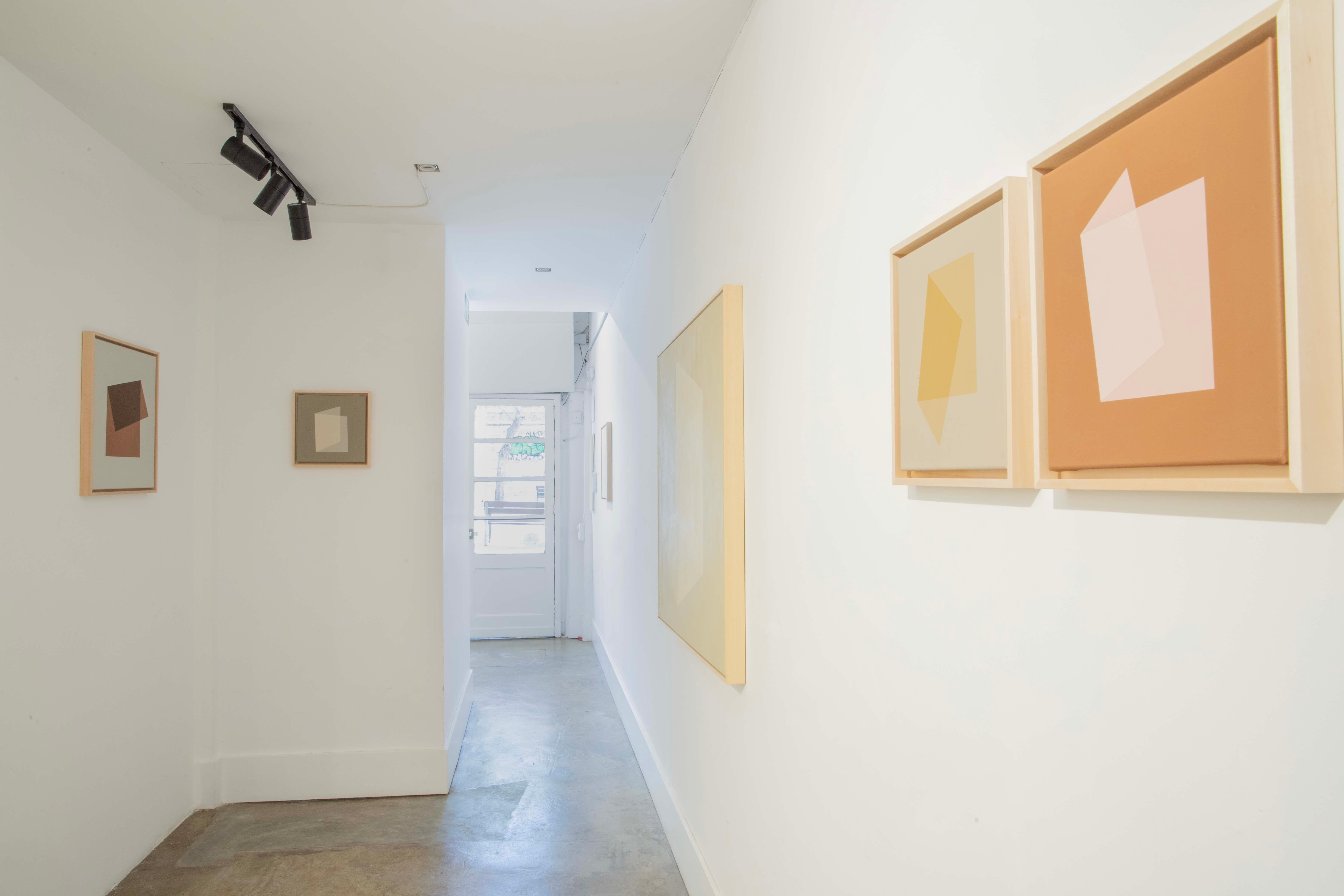 Minimalistisches geometrisches abstraktes Gemälde in rosa Minimal-Tönen von Carolin Kreutzer im Angebot 7