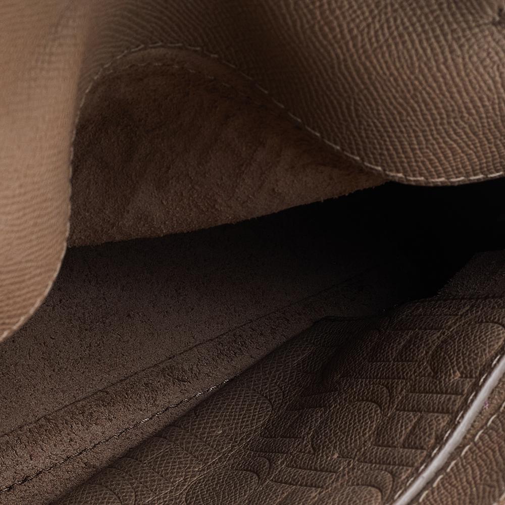 Carolina Herrera Borsa Minuetto in pelle beige con monogramma in rilievo 6