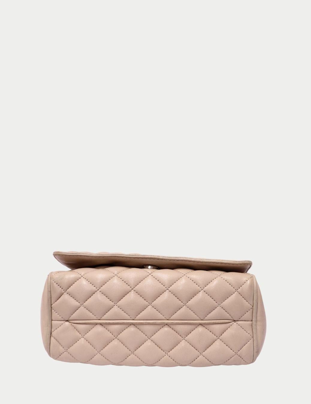 Carolina Herrera Beige Gesteppte Leder-Umhängetasche Damen im Angebot