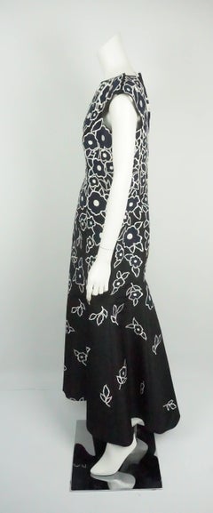 Carolina Herrera Black and Navy Taffeta Gown w/ White Embroidery - 10