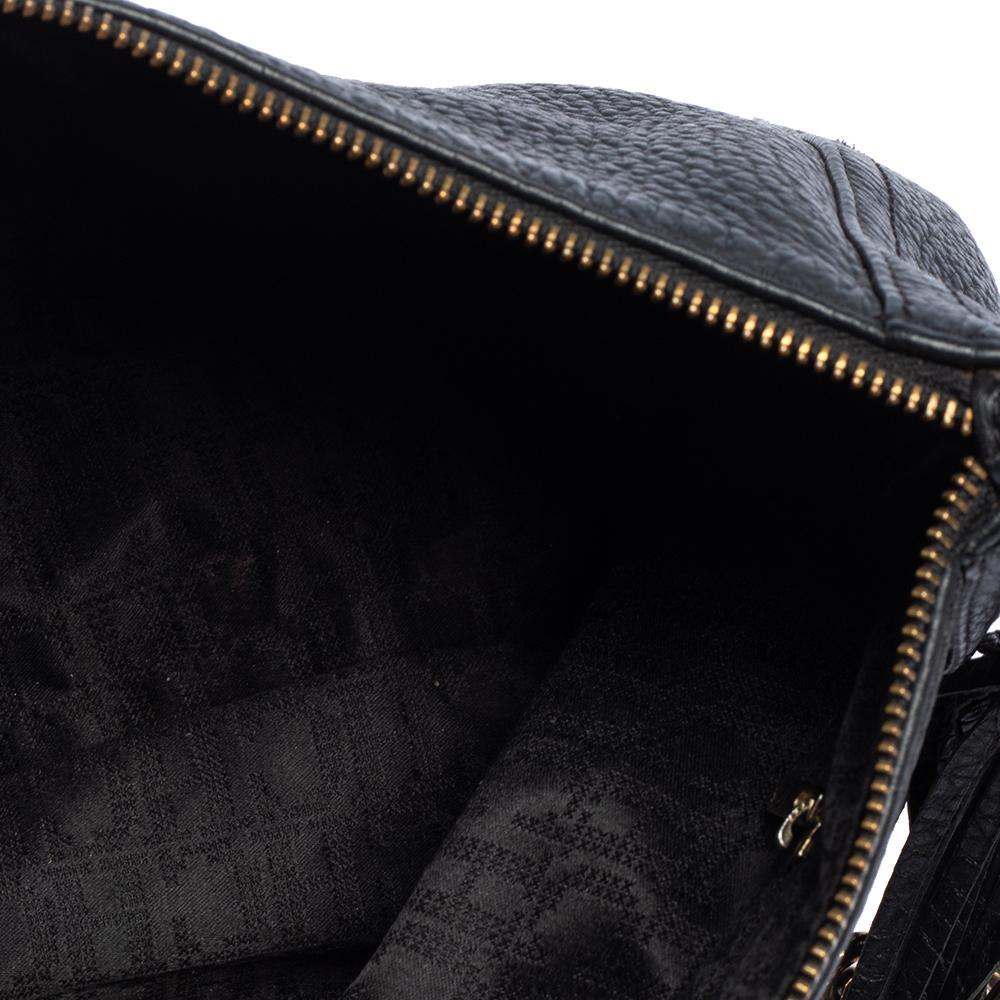 Carolina Herrera Black Leather Chain Tassel Shoulder Bag In Good Condition In Dubai, Al Qouz 2