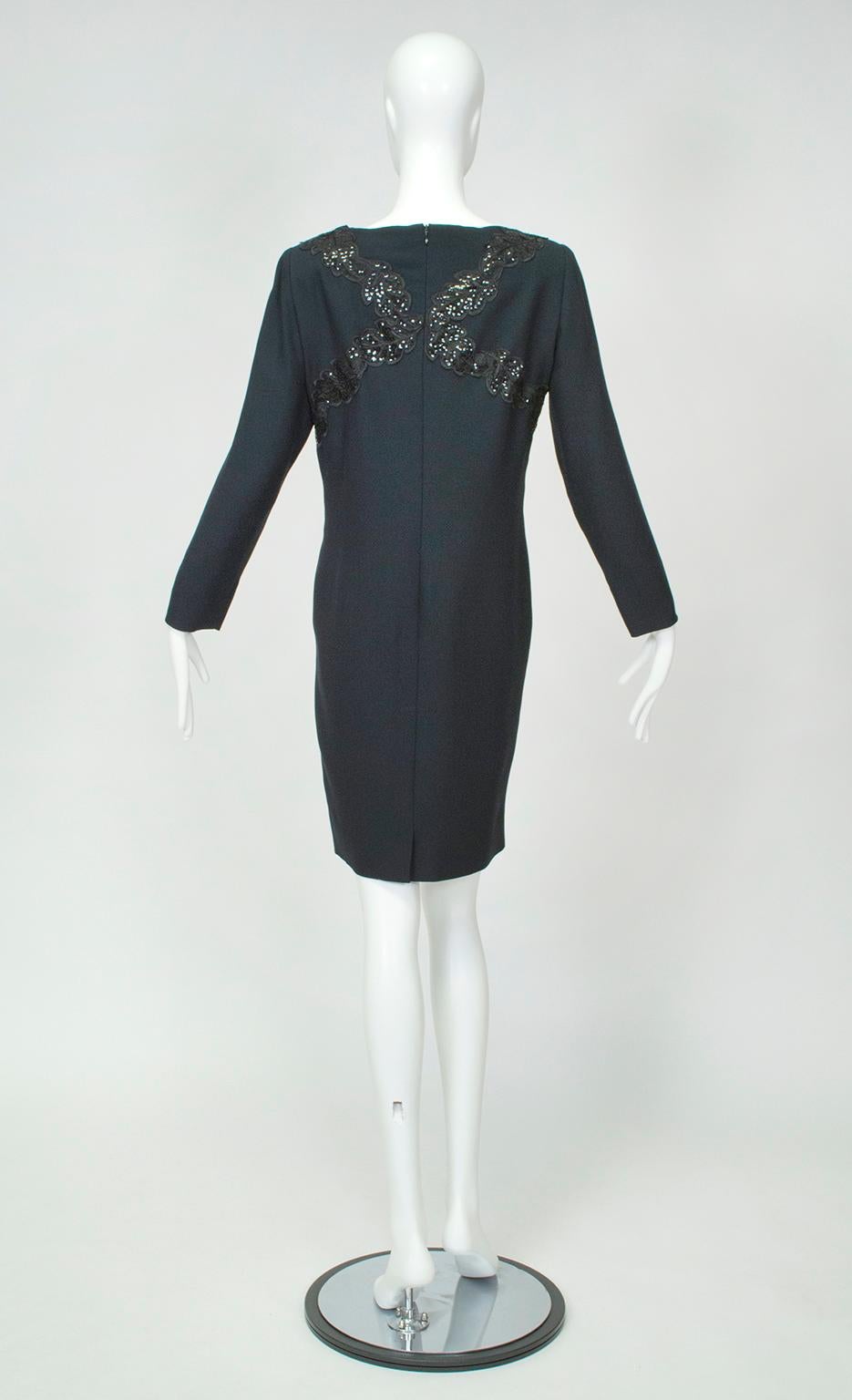 Carolina Herrera - Mini robe de cocktail droite noire avec bandeau à sequins, taille M, années 1980 Pour femmes en vente