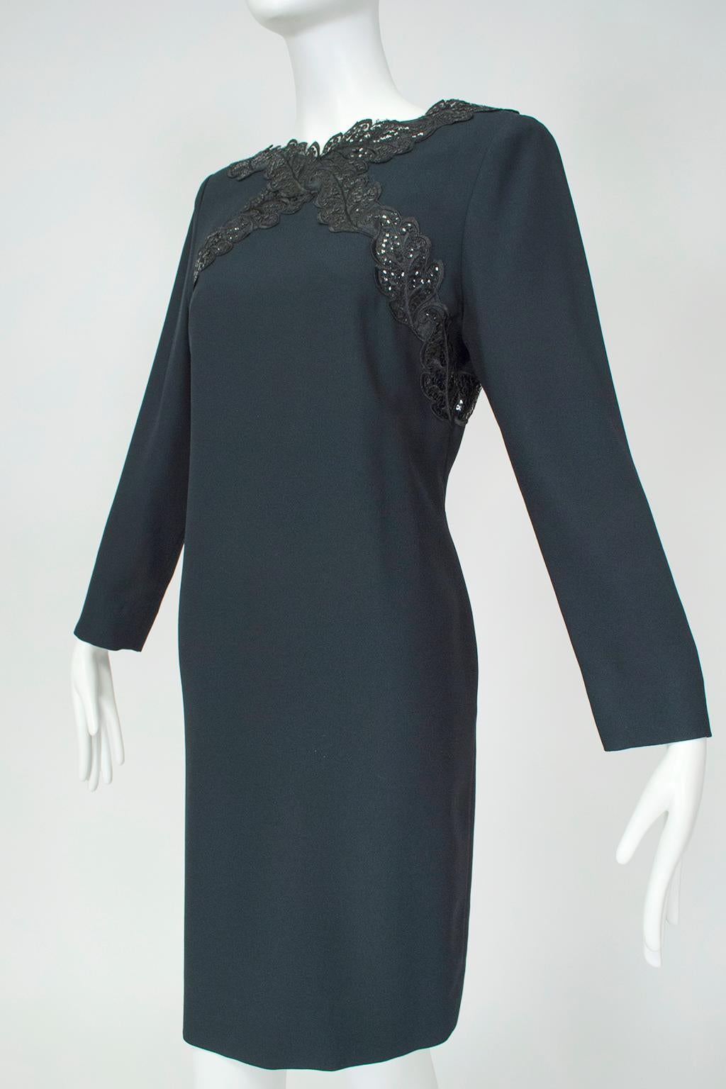 Carolina Herrera - Mini robe de cocktail droite noire avec bandeau à sequins, taille M, années 1980 en vente 2