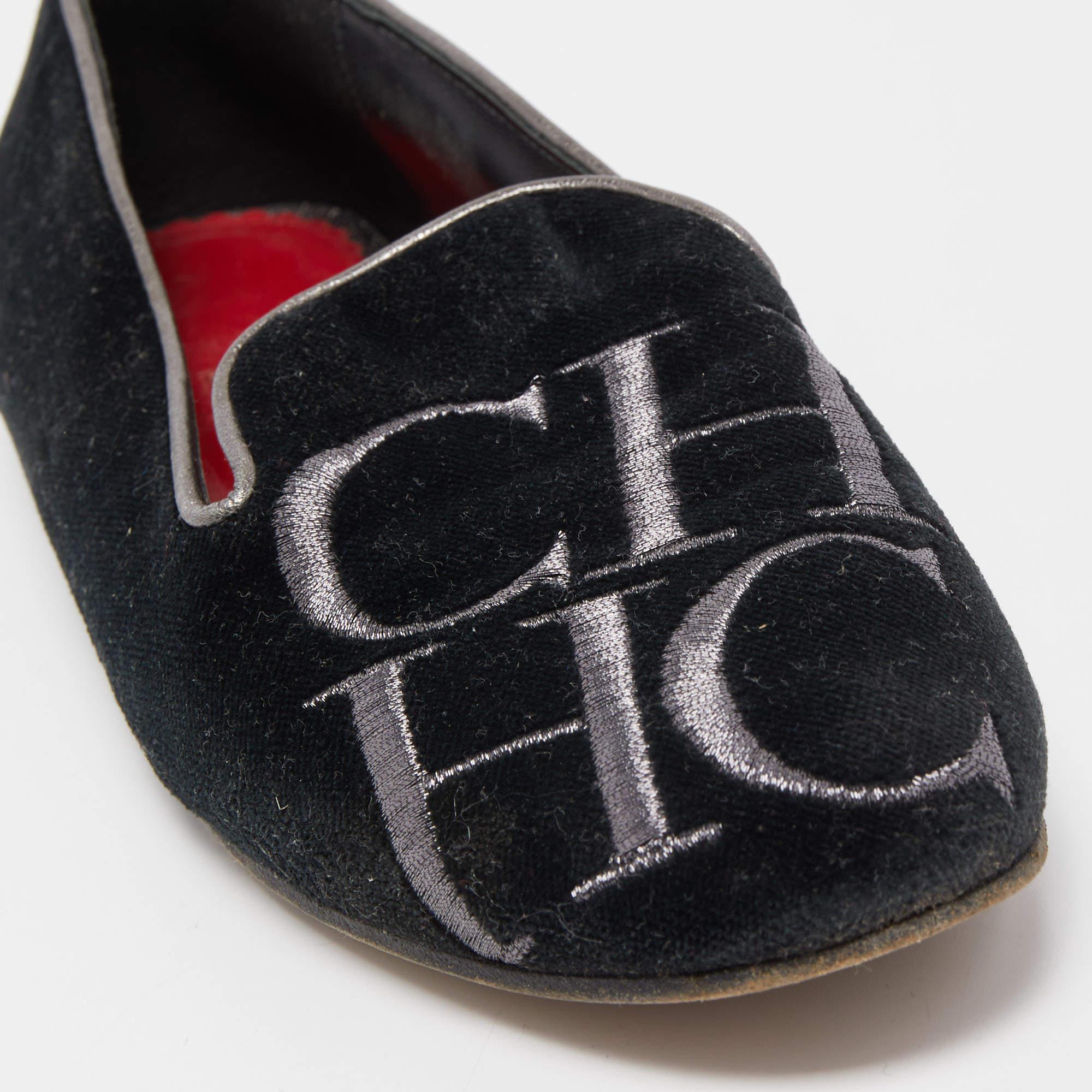Carolina Herrera Black Suede Smoking Slipper  Size 37 For Sale 3