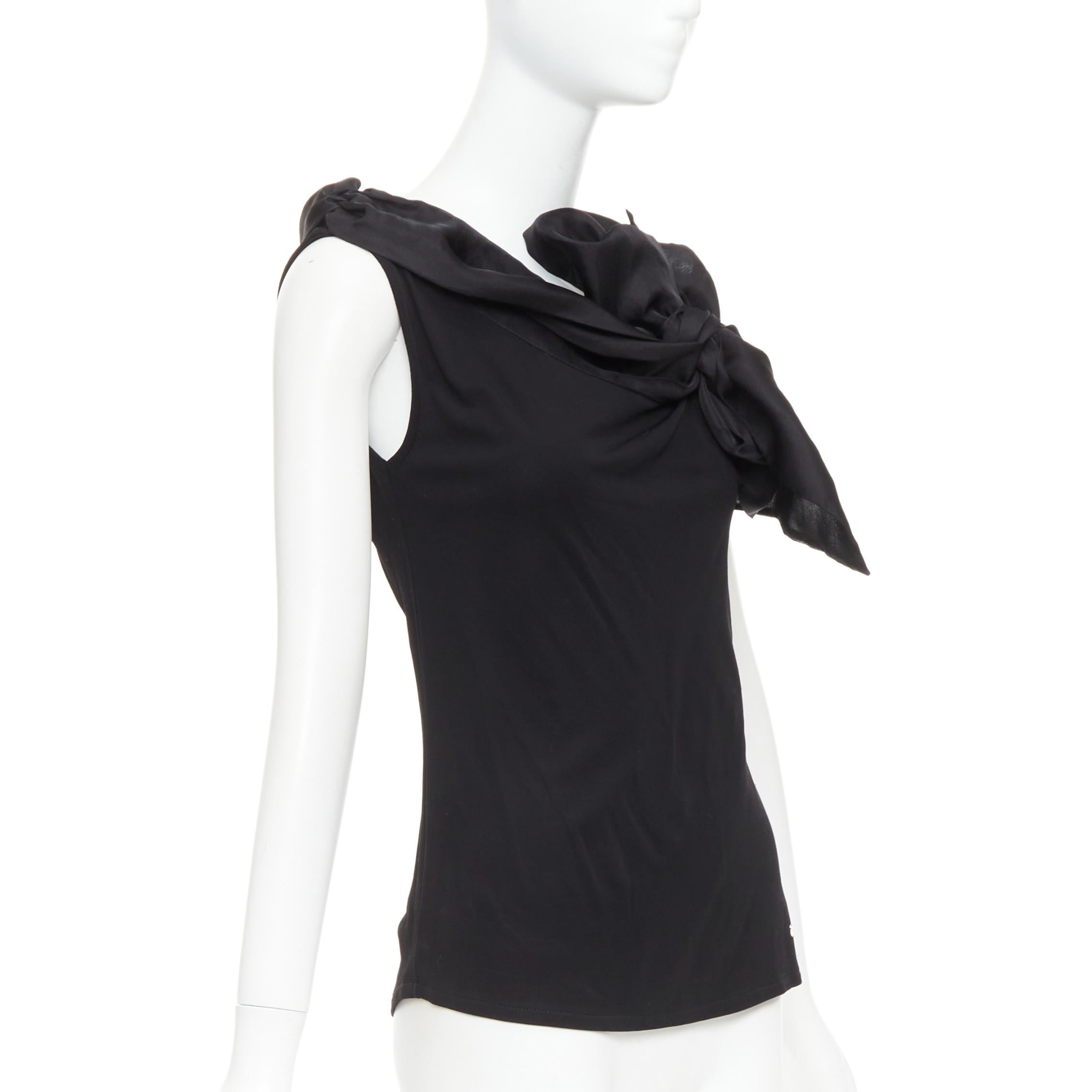 Carolina Herrera canotta asimmetrica con fiocco in seta di viscosa nera S in vendita 1