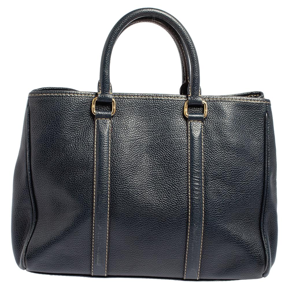 Carolina Herrera Blaues Leder Andy Tote im Zustand „Gut“ in Dubai, Al Qouz 2