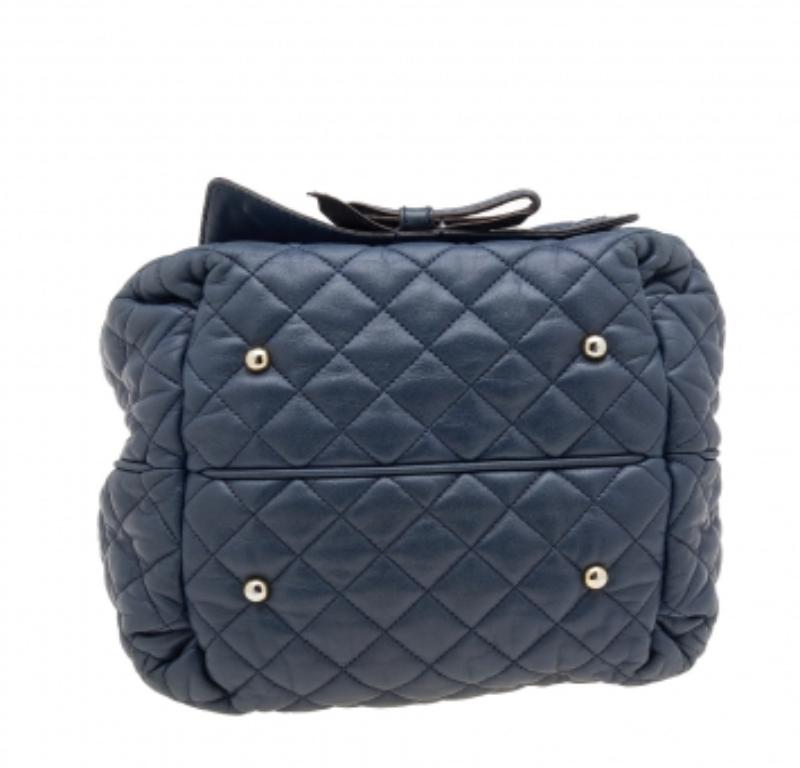 Carolina Herrera Blue Quilted Leather Bucket Bag In Fair Condition For Sale In Dubai, Al Qouz 2