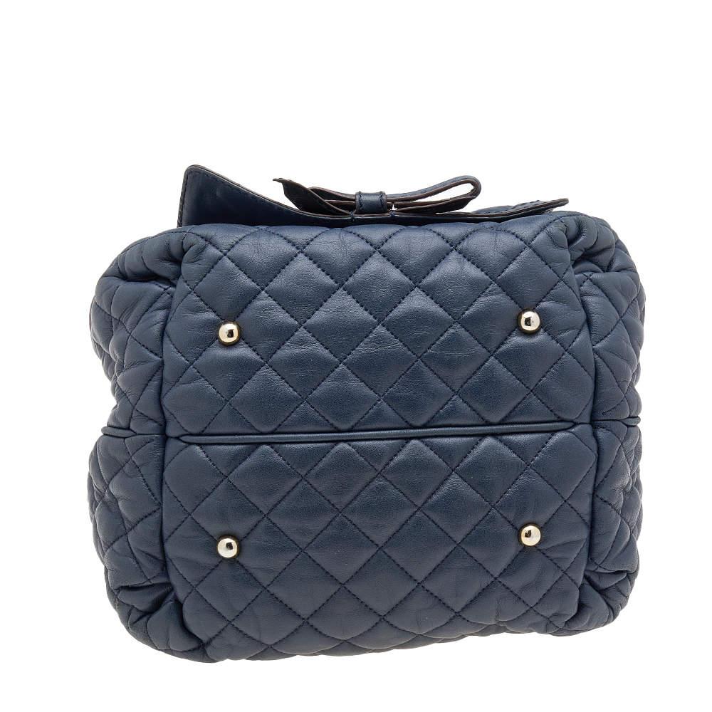 Carolina Herrera Blue Quilted Leather Bucket Bag For Sale 1