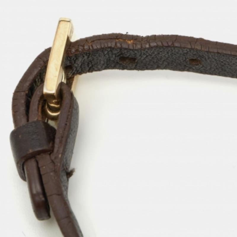 Bracelet à breloques avec logo en cuir Brown Carolina Herrera en vente 1