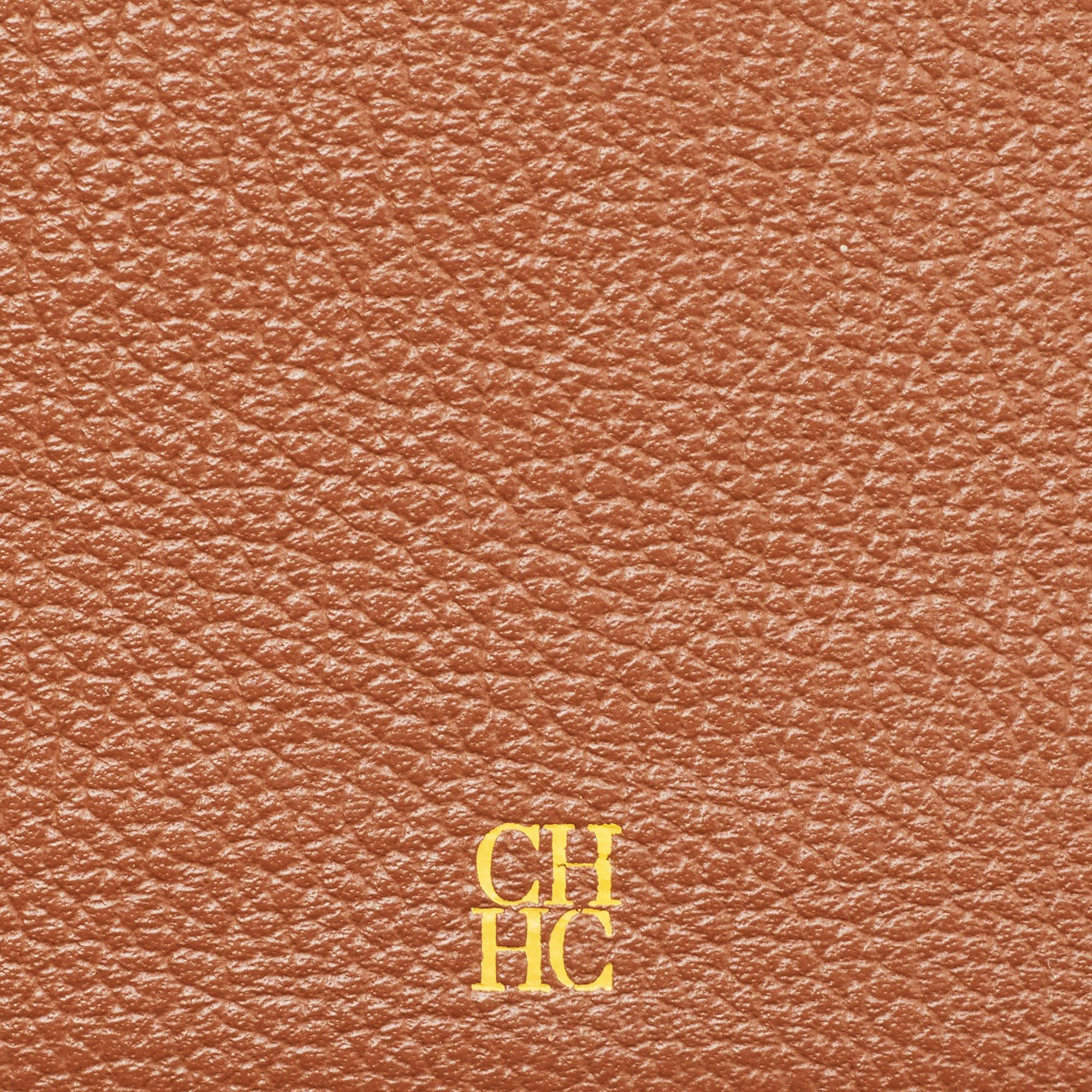 Carolina Herrera Brown Leder Logo Druck Continental Geldbörse im Angebot 5