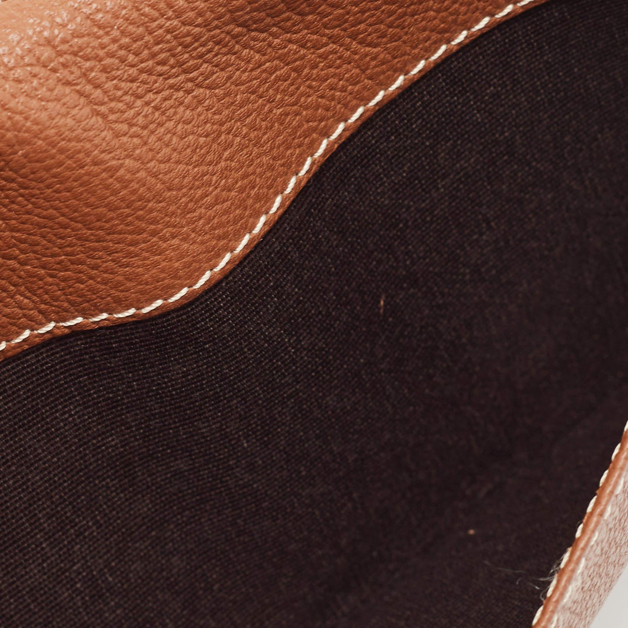 Carolina Herrera Brown Leder Logo Druck Continental Geldbörse im Angebot 4