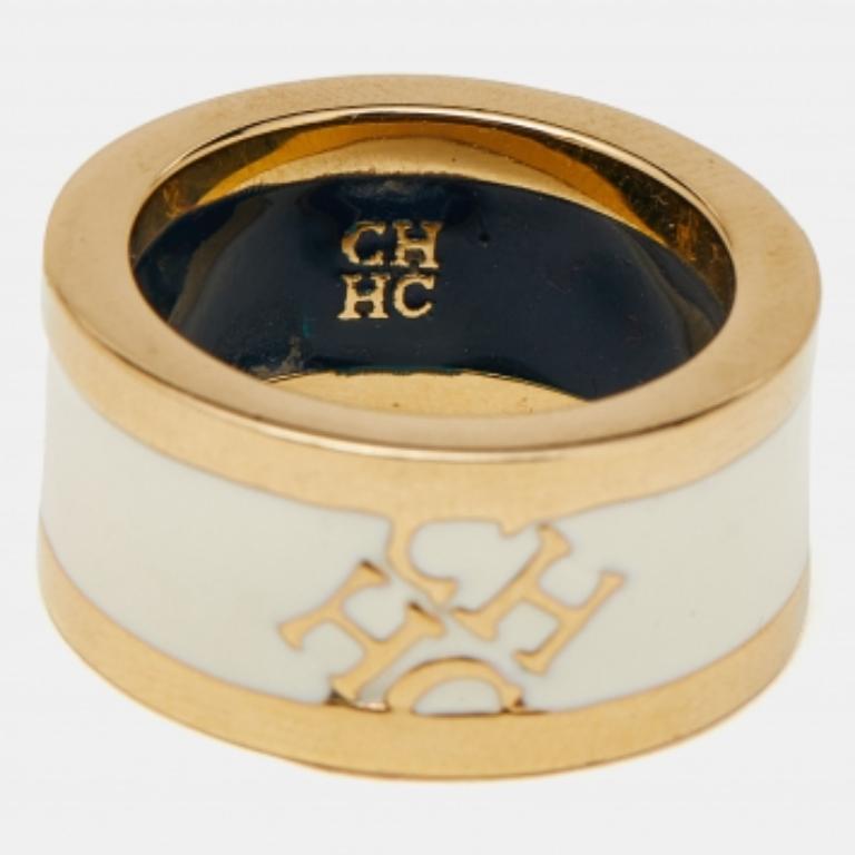 Bague Carolina Herrera CH émail crème ton or Taille 54 en vente 1