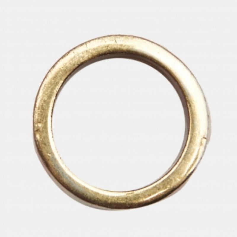 Carolina Herrera CH Emaille goldfarbener Ring Größe 54 im Zustand „Relativ gut“ im Angebot in Dubai, Al Qouz 2