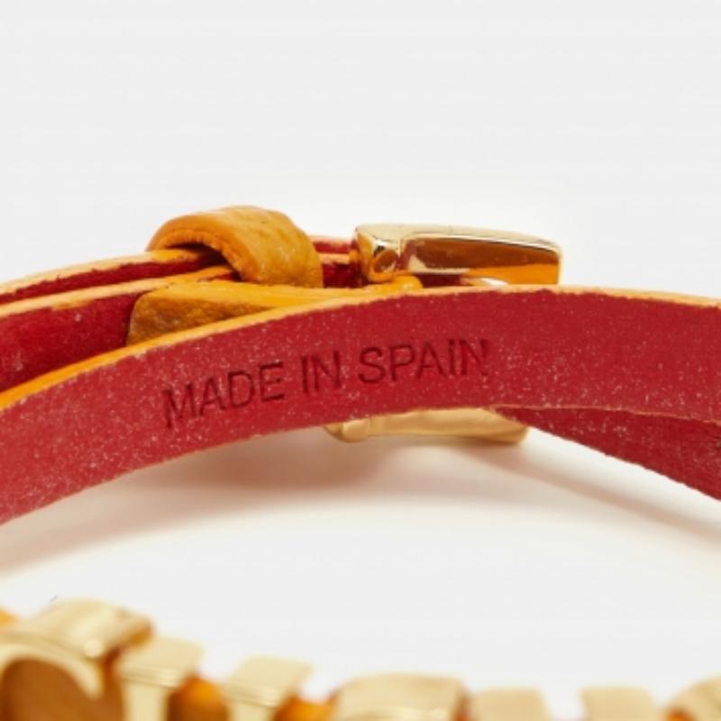 Bracelet double tour en cuir doré avec logo Carolina Herrera CH Pour femmes en vente