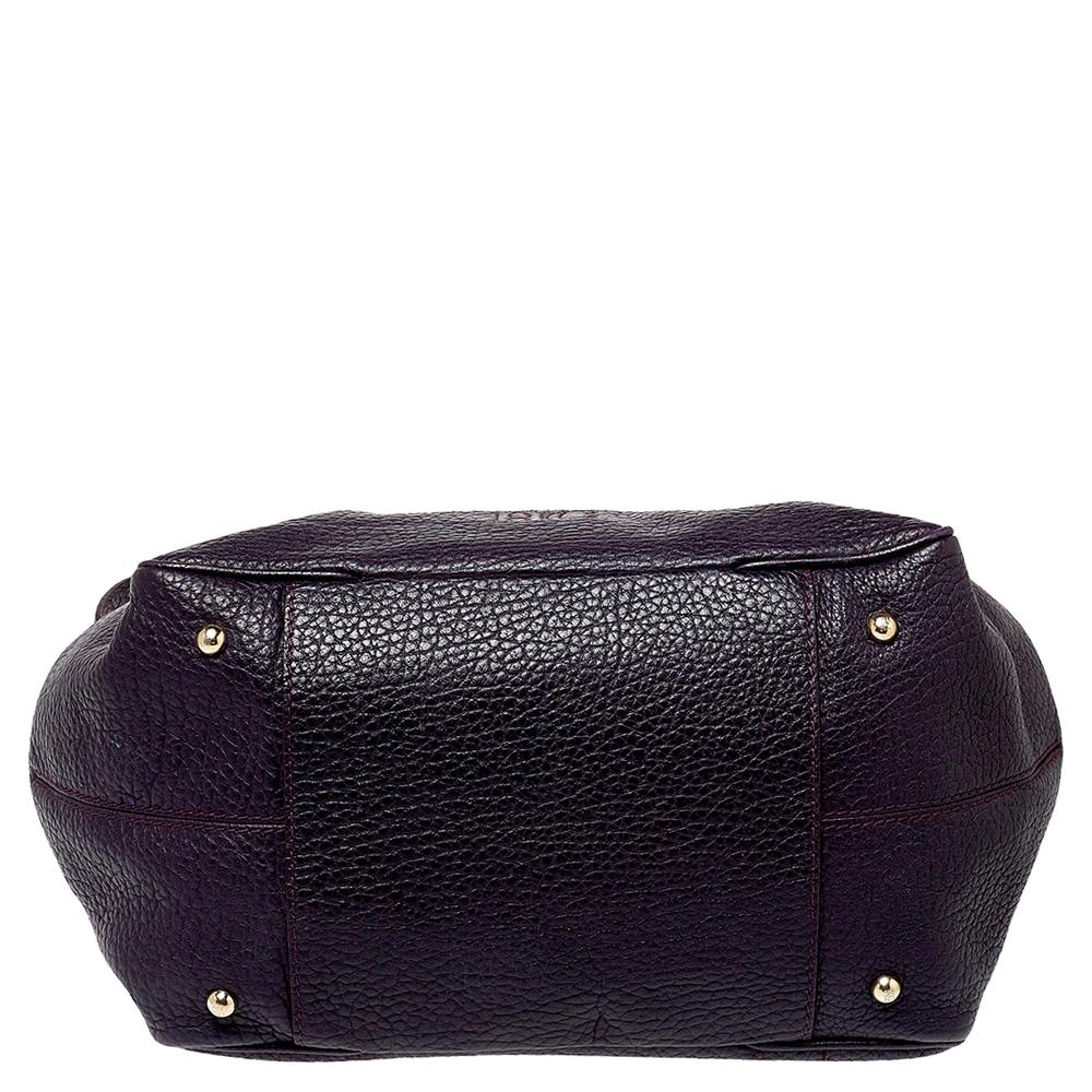 Donna Carolina Herrera Borsa Boston in pelle granulata viola scuro