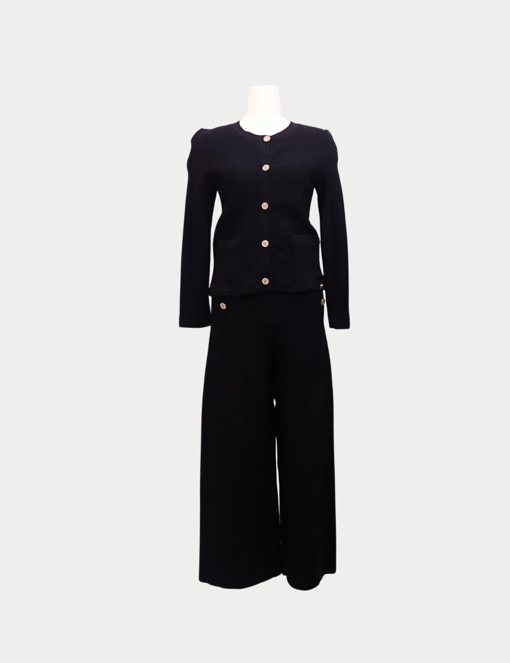 Carolina Herrera - UE 40 en Excelente estado para la venta en Amman, JO