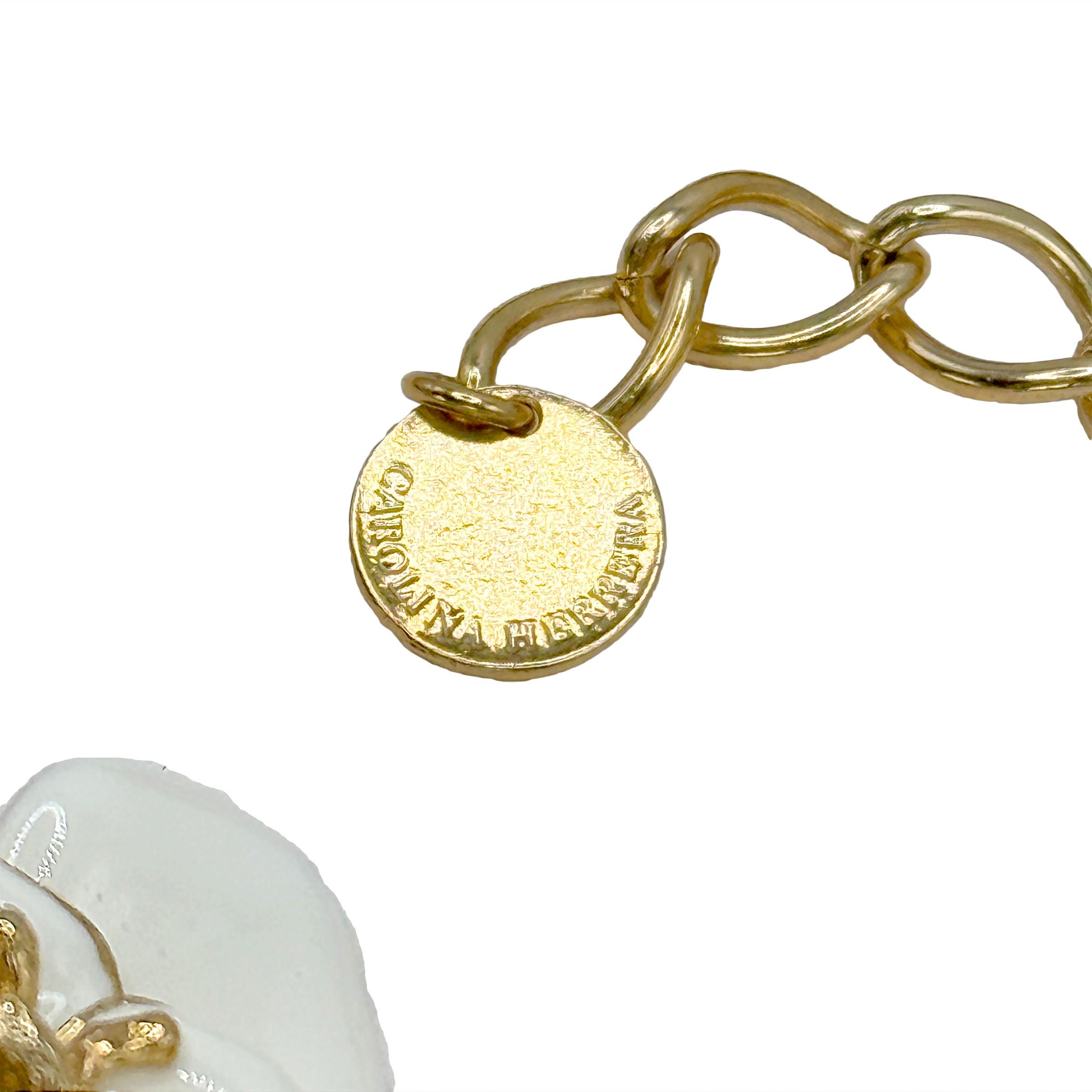 Carolina Herrera - Collana con pettorina in oro e smalto bianco con fiori multipli e cristalli neri in vendita 6