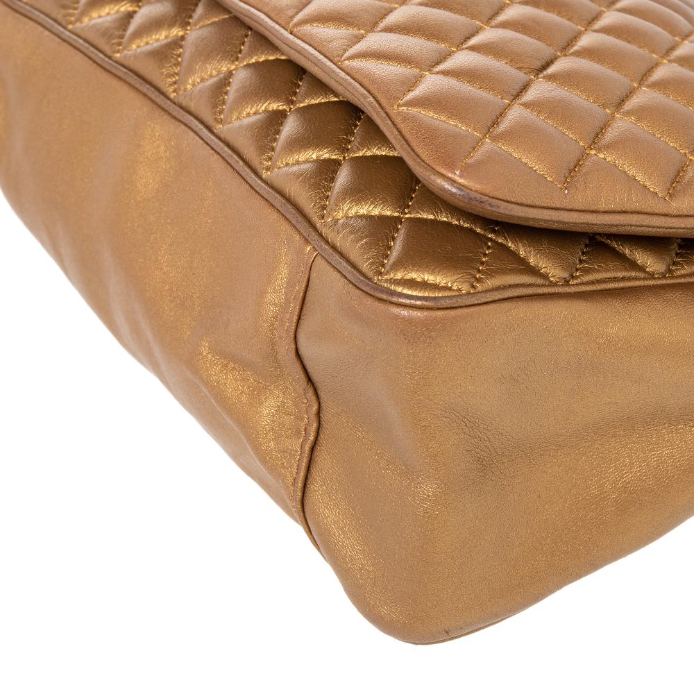 Carolina Herrera - Borsa a tracolla con tracolla a catena in pelle trapuntata oro metallizzato 5