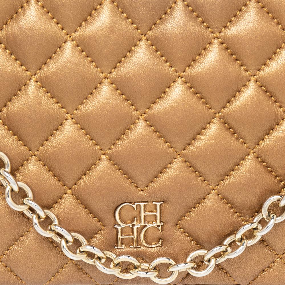 Carolina Herrera Metallic Gold Quilted Leather Chain Flap Shoulder Bag In Good Condition For Sale In Dubai, Al Qouz 2