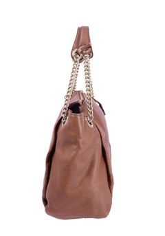 Carolina Herrera Umhängetasche aus Leder mit Monogramm-Prägung