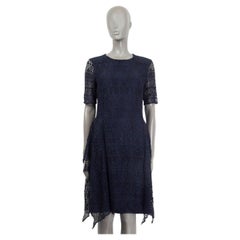 CAROLINA HERRERA marineblaues BRODERIE ANGLAISE Kleid aus Baumwolle 10 S