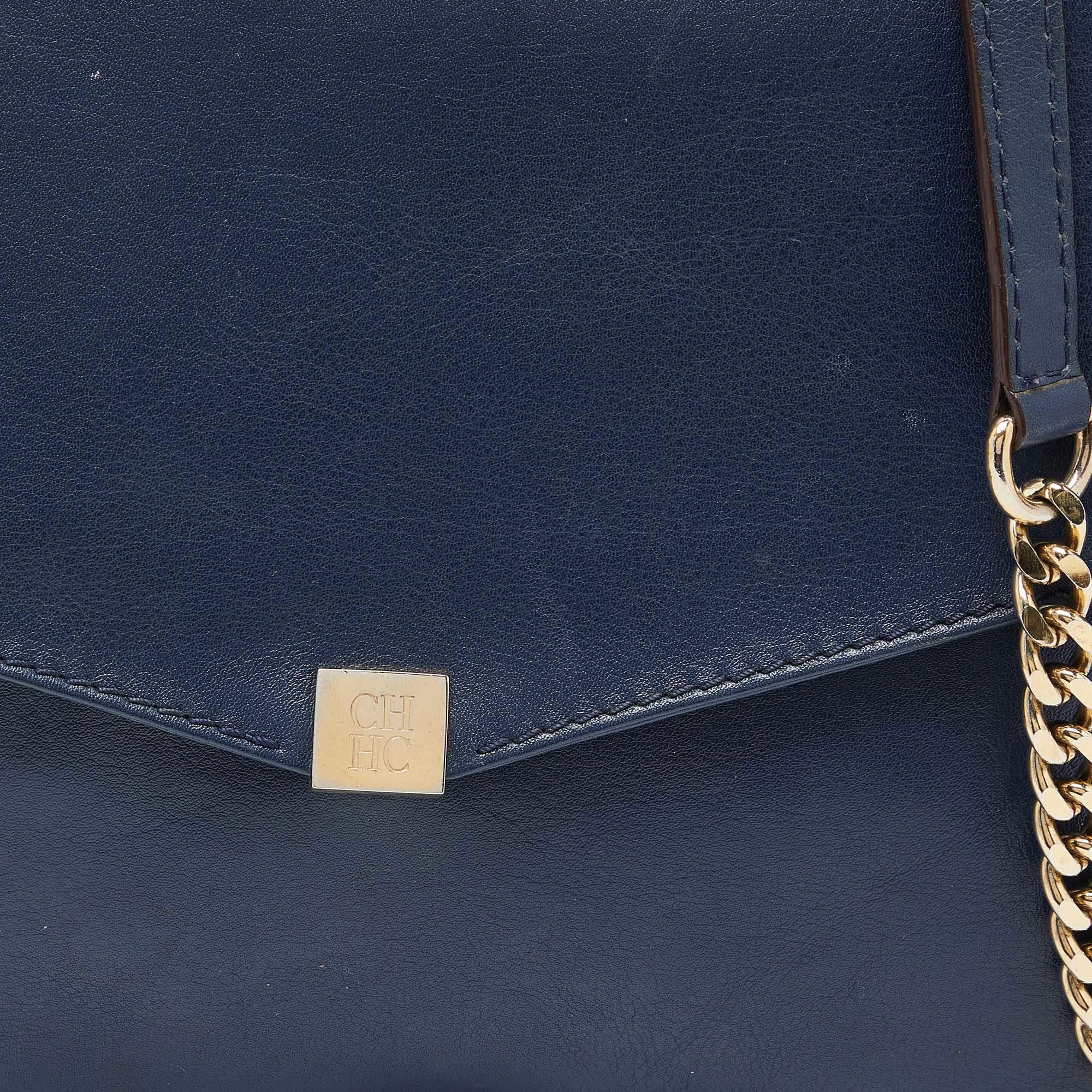 Carolina Herrera Navy Blue Leather Envelope Chain Shoulder Bag For Sale 3