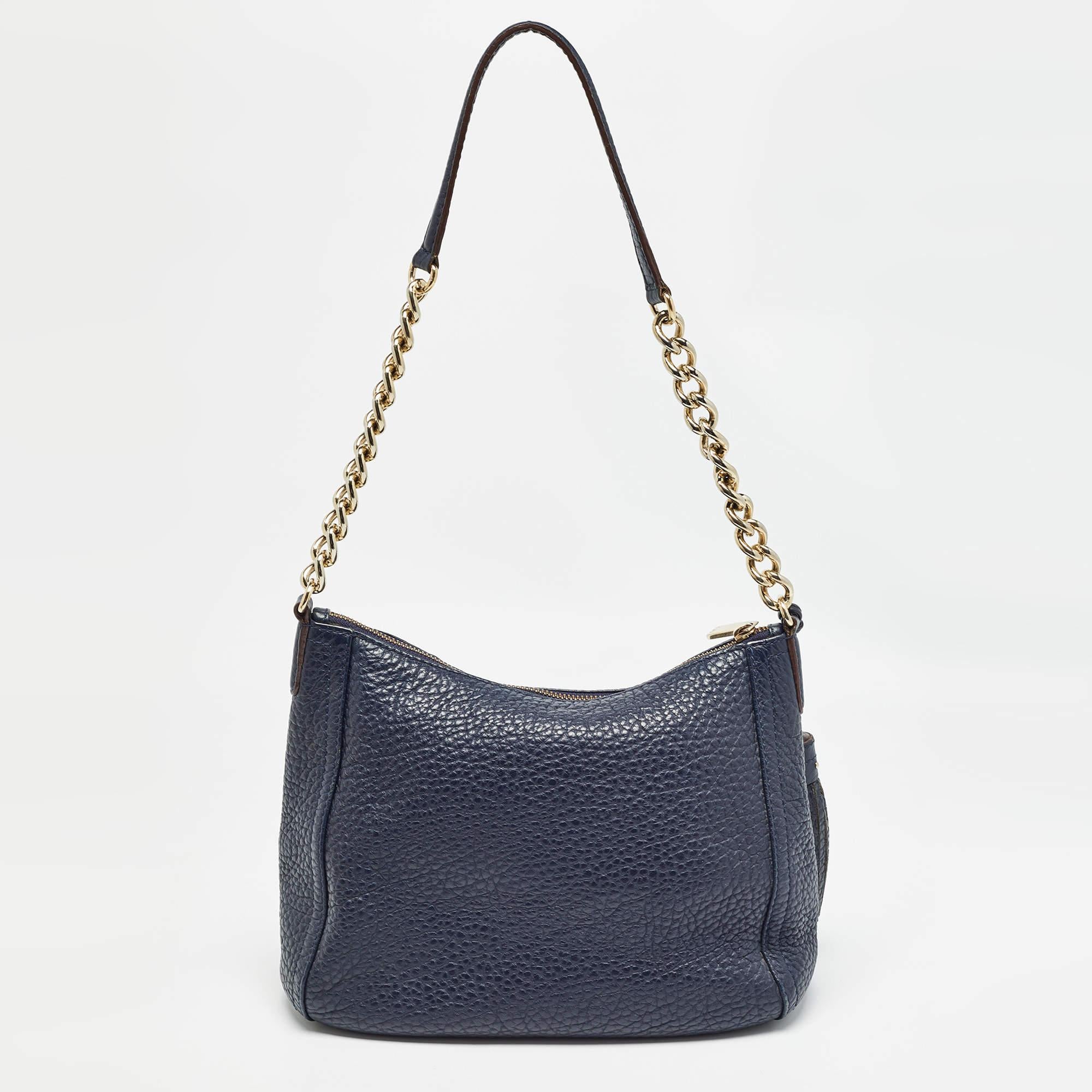 Carolina Herrera Hobo de borlas Maria de piel azul marino en Bueno estado para la venta en Dubai, Al Qouz 2