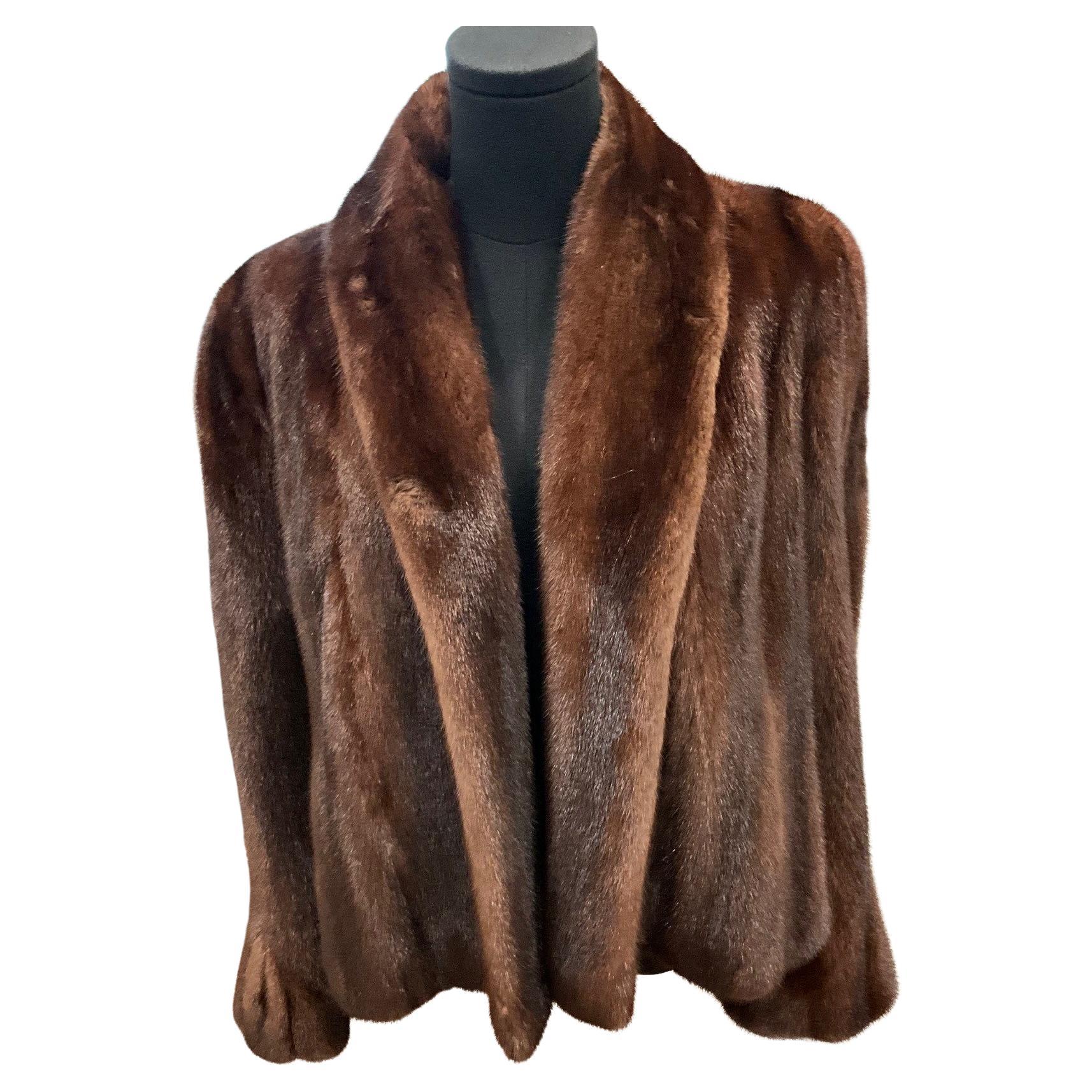 Carolina Herrera &New Nuovo con Etichetta Visone Naturale in vendita