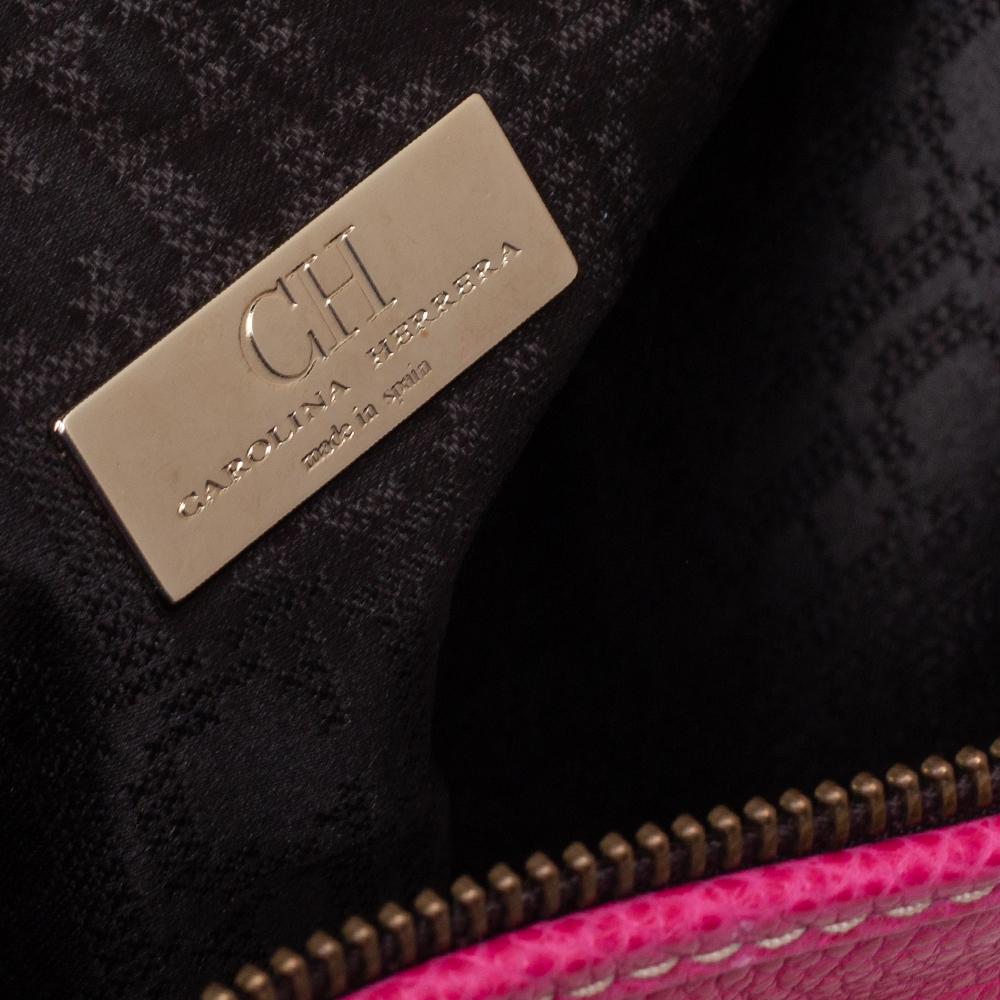Carolina Herrera Pink Leather Key Charm Crossbody Bag In Good Condition In Dubai, Al Qouz 2