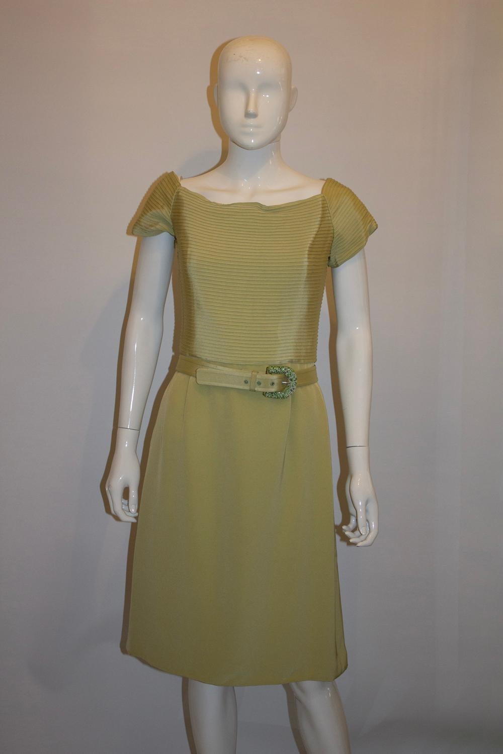 Carolina Herrera Abito da cocktail in seta verde pistacchio in vendita 1