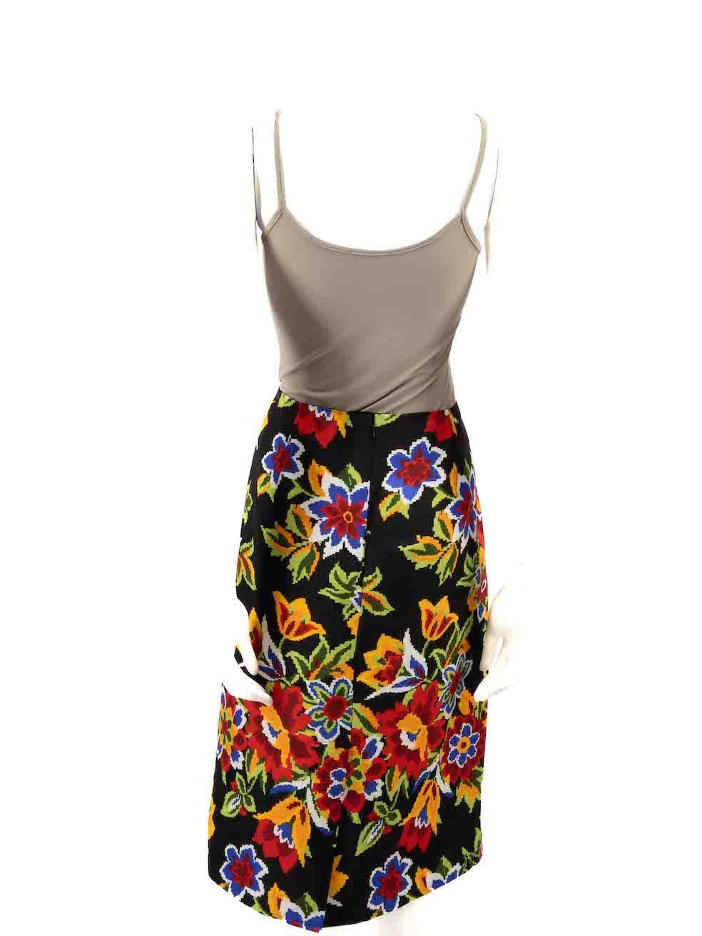 Carolina Herrera Pixel Flower Printed Skirt Size XXXL In Good Condition For Sale In London, GB