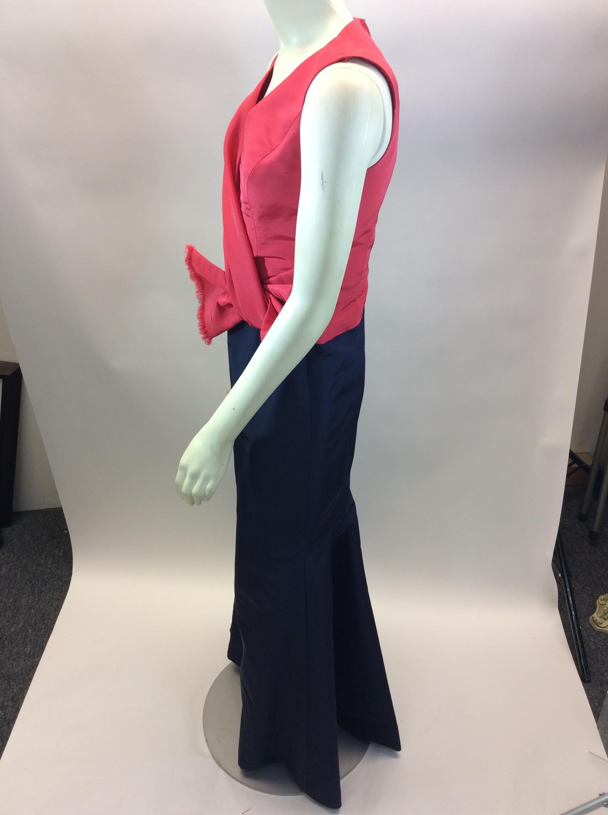 Carolina Herrera Red and Navy Blue Formal Gown
$799
Made in the US
100% Silk
Size 6
Length 57