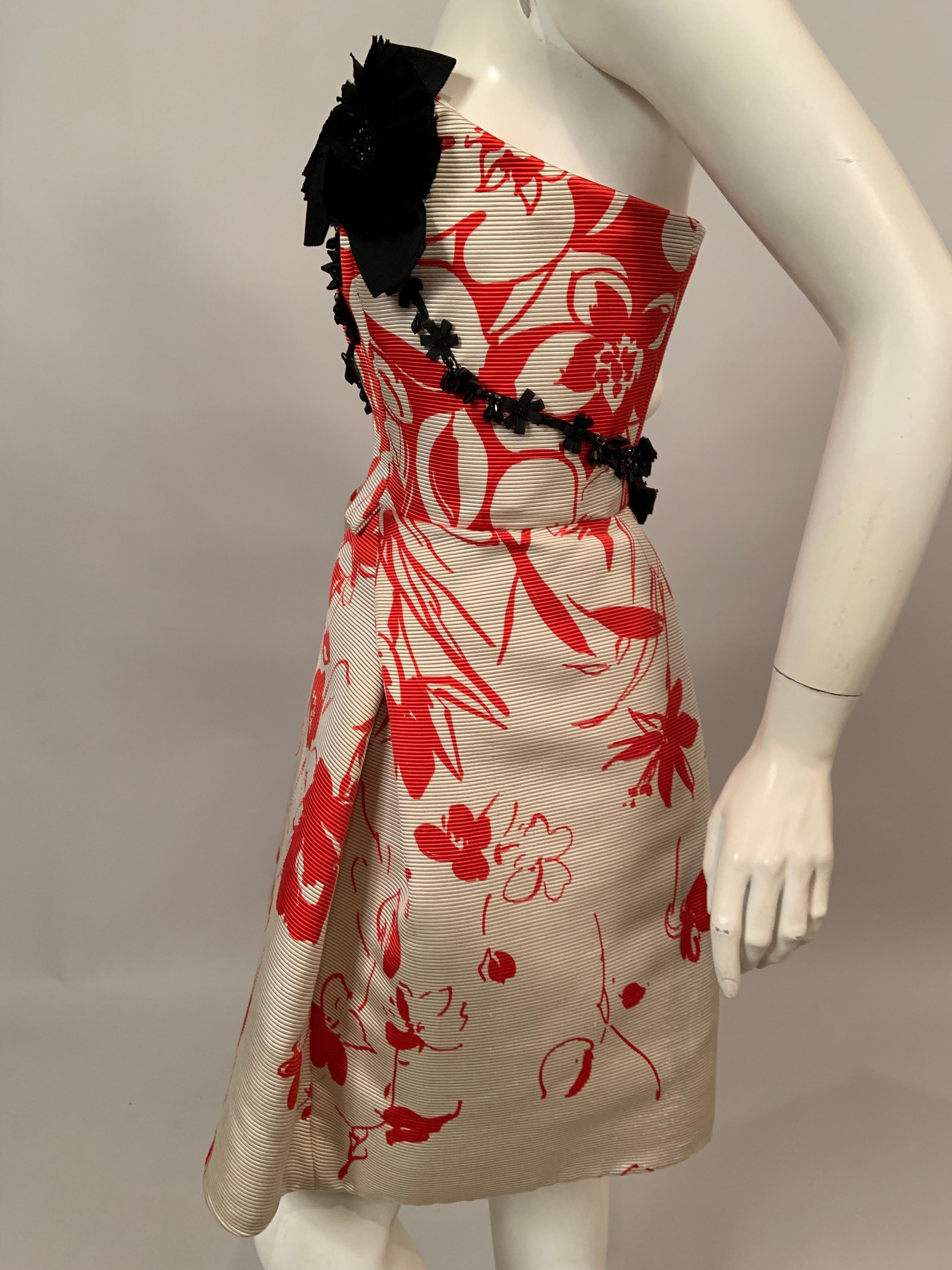 Carolina Herrera Red and White Print Silk Ottoman Strapless Cocktail Dress in vendita 5