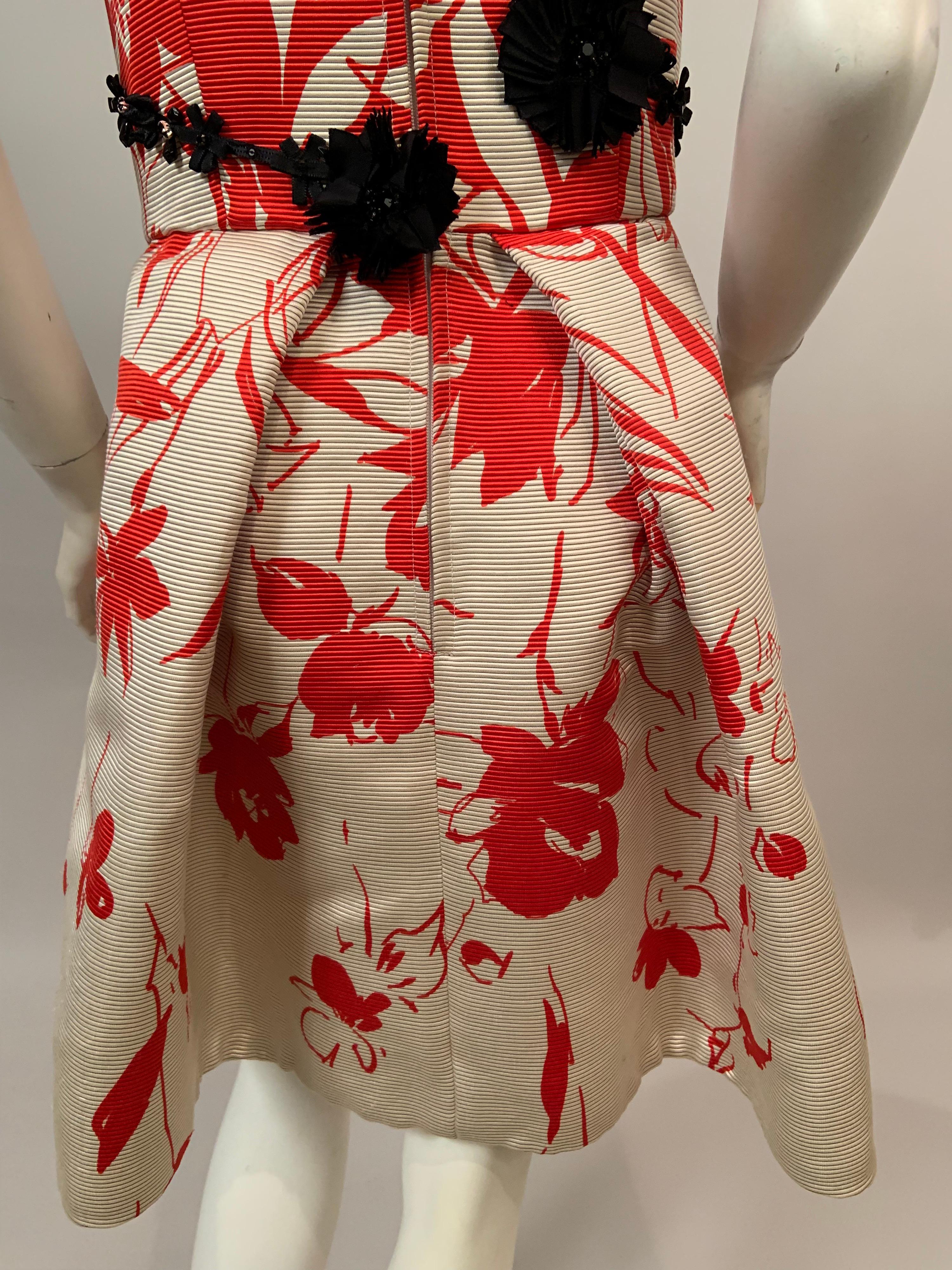 Carolina Herrera Red and White Print Silk Ottoman Strapless Cocktail Dress in vendita 8