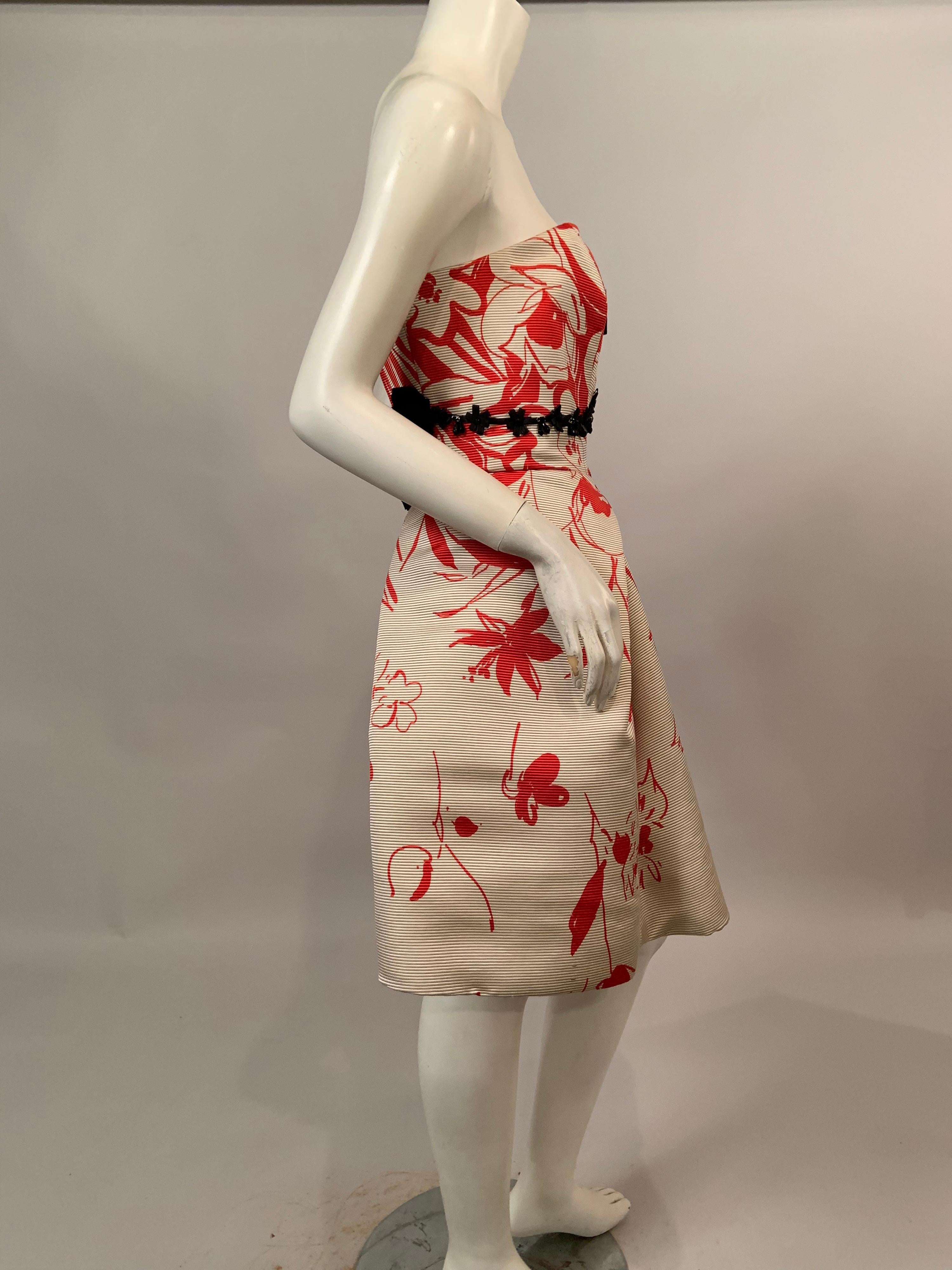 Carolina Herrera Red and White Print Silk Ottoman Strapless Cocktail Dress in vendita 9