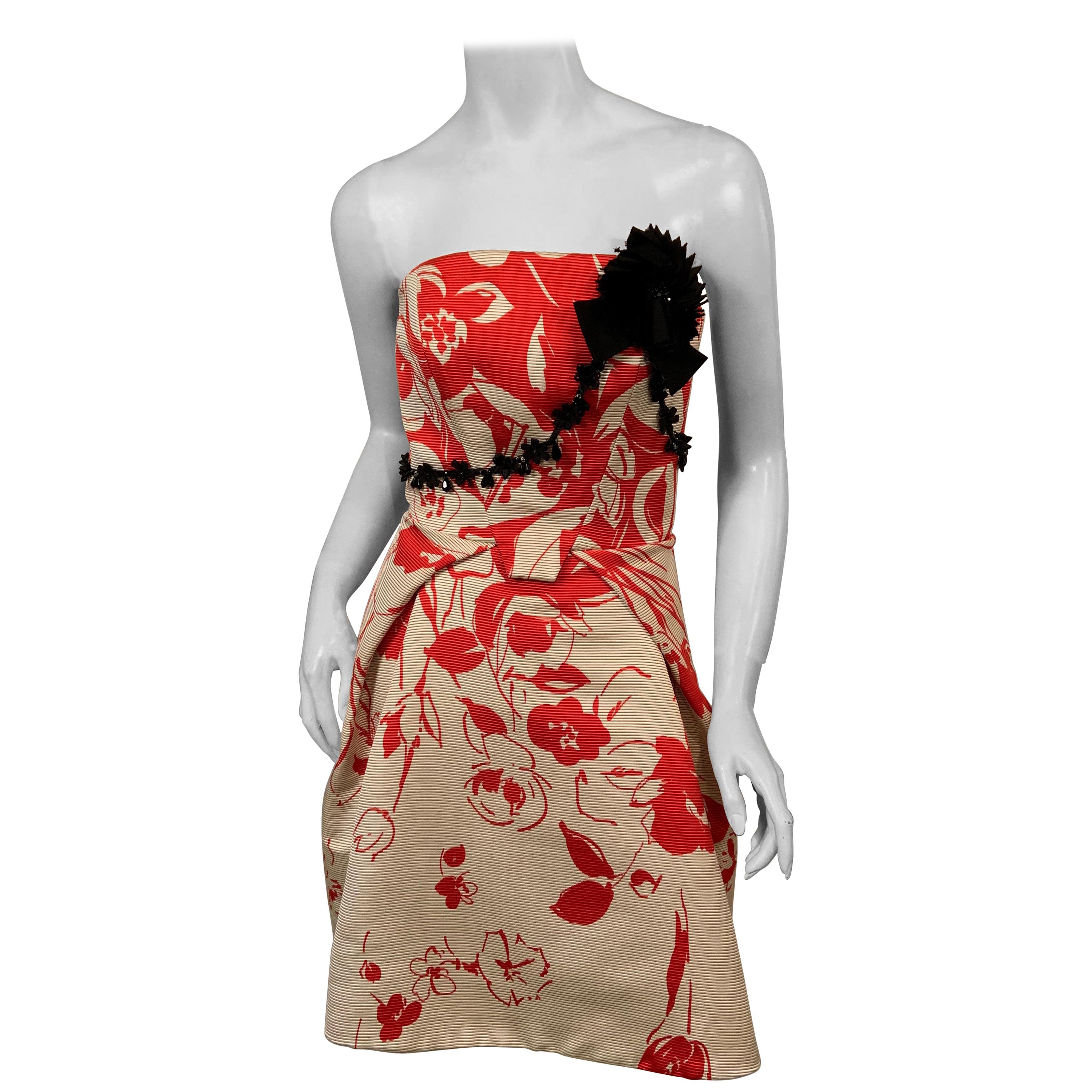 Carolina Herrera Red and White Print Silk Ottoman Strapless Cocktail Dress in vendita