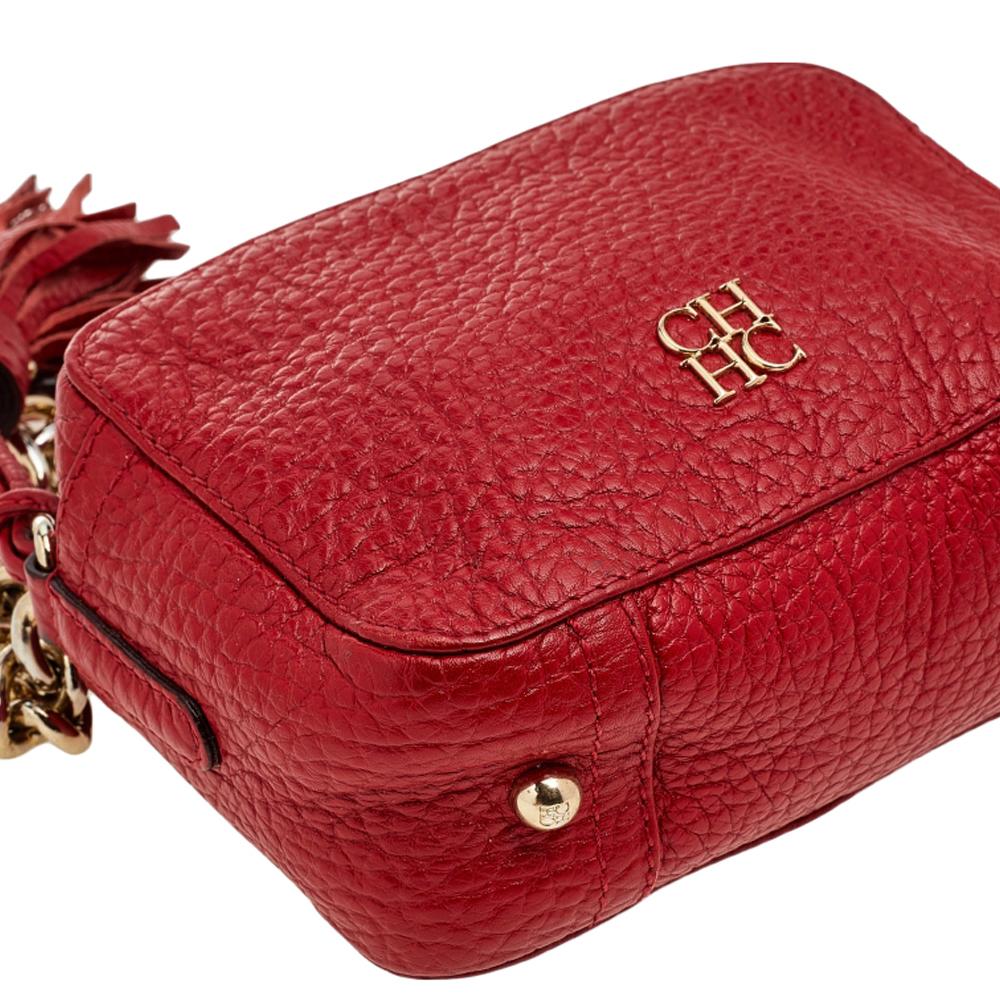 Carolina Herrera Red Leather Tassel Crossbody Bag In Good Condition In Dubai, Al Qouz 2