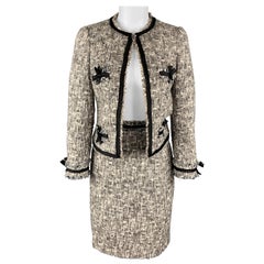 CAROLINA HERRERA Size 4 Grey Wool Blend Tweed Skirt Suit