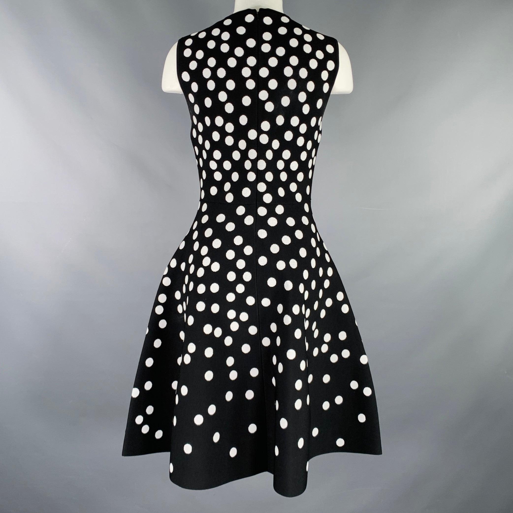 Women's CAROLINA HERRERA Size M Black White Viscose Blend Polka Dot A-Line Dress For Sale