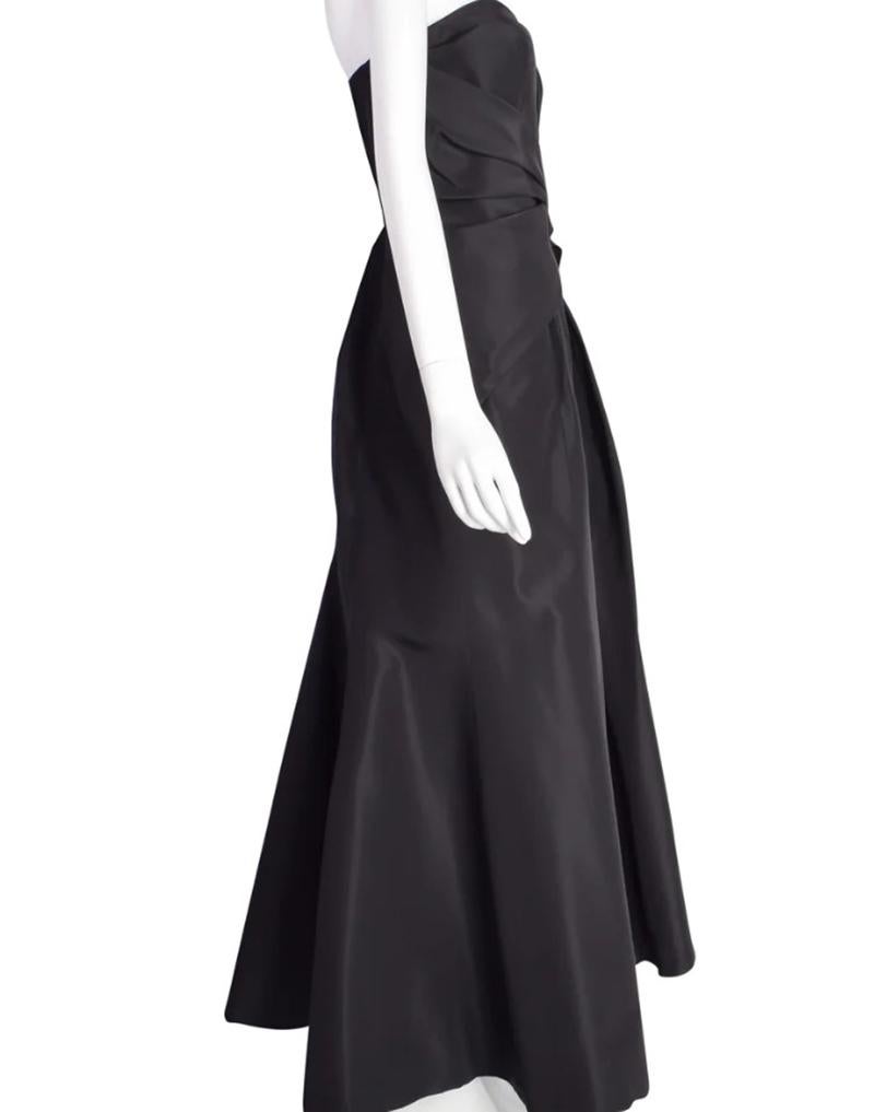 CAROLINA HERRERA VINTAGE BLACK SILK FAILLE GATHERED KNOT EVENING GOWN Sz US 14 In Excellent Condition In Montgomery, TX