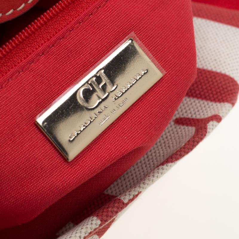 Carolina Herrera White/Red Canvas Bucket Chain Shoulder Bag In Good Condition In Dubai, Al Qouz 2