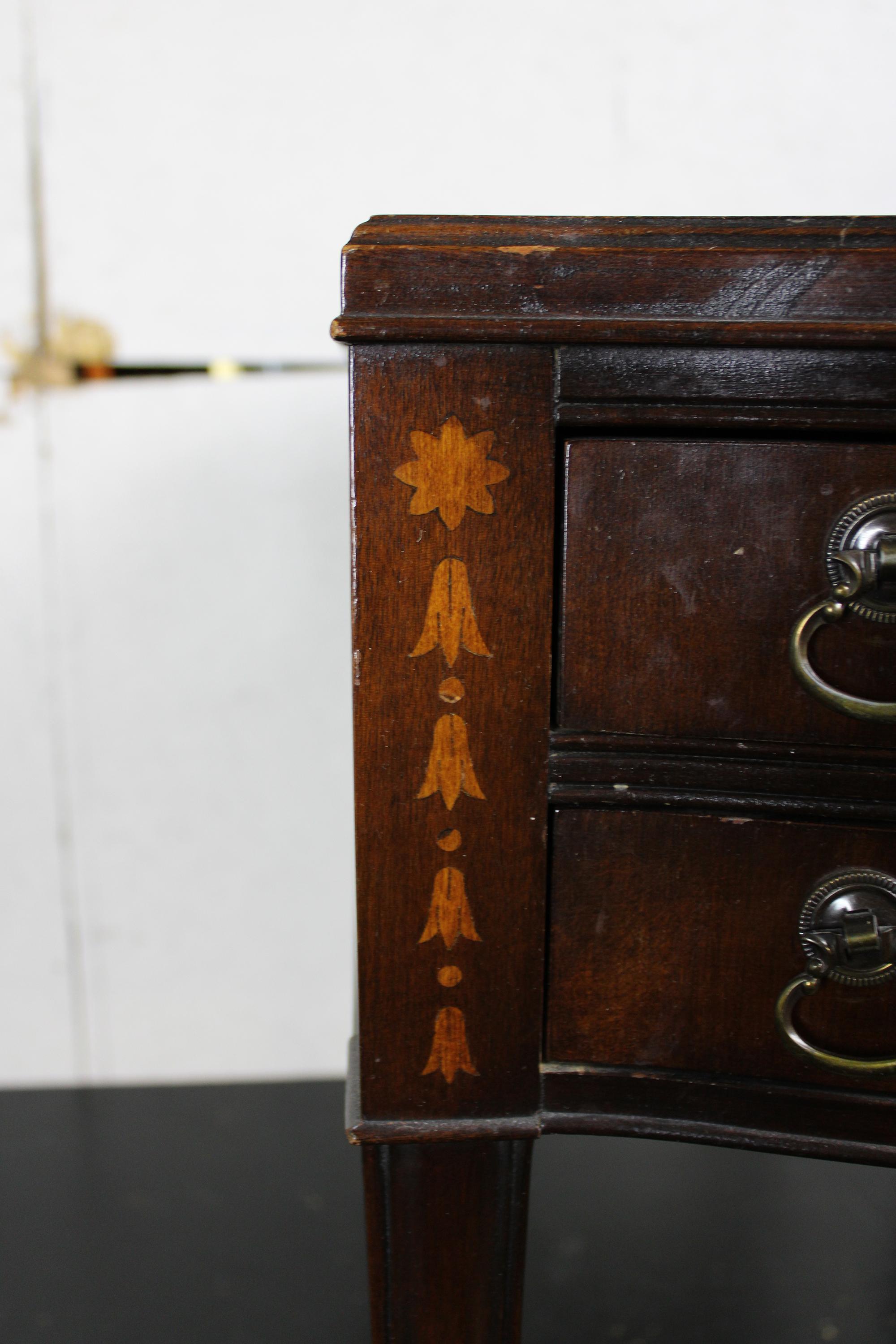 20th Century Carolina Panel Co Hepplewhite Style Mahogany Leather Top End Table Federal
