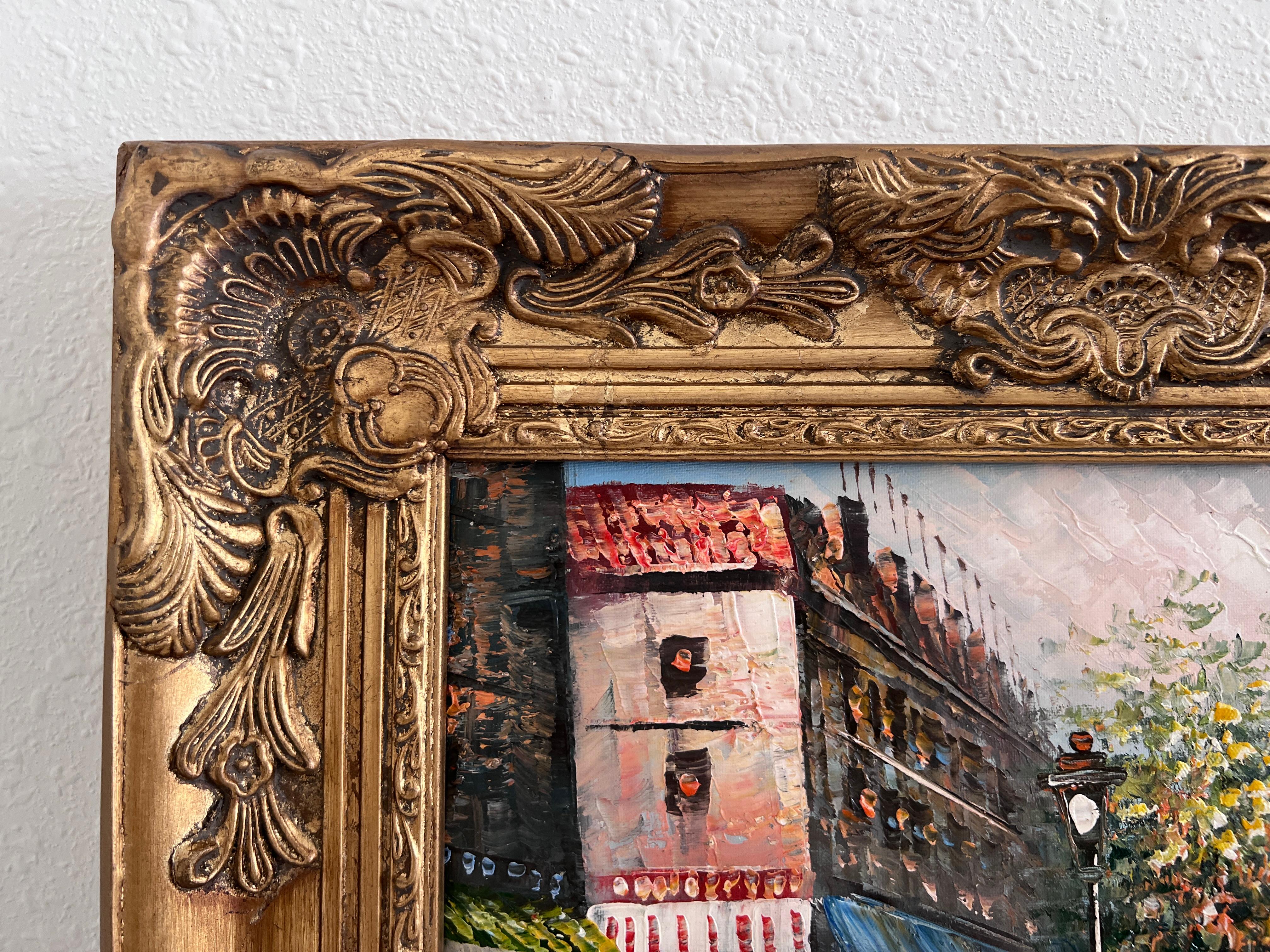  Nous proposons à la vente cette magnifique peinture à l'huile sur toile représentant une scène de rue parisienne animée, signée par l'artiste Caroline Burnett (France / États-Unis, active à la fin du XIXe siècle et au XXe siècle) dans le coin