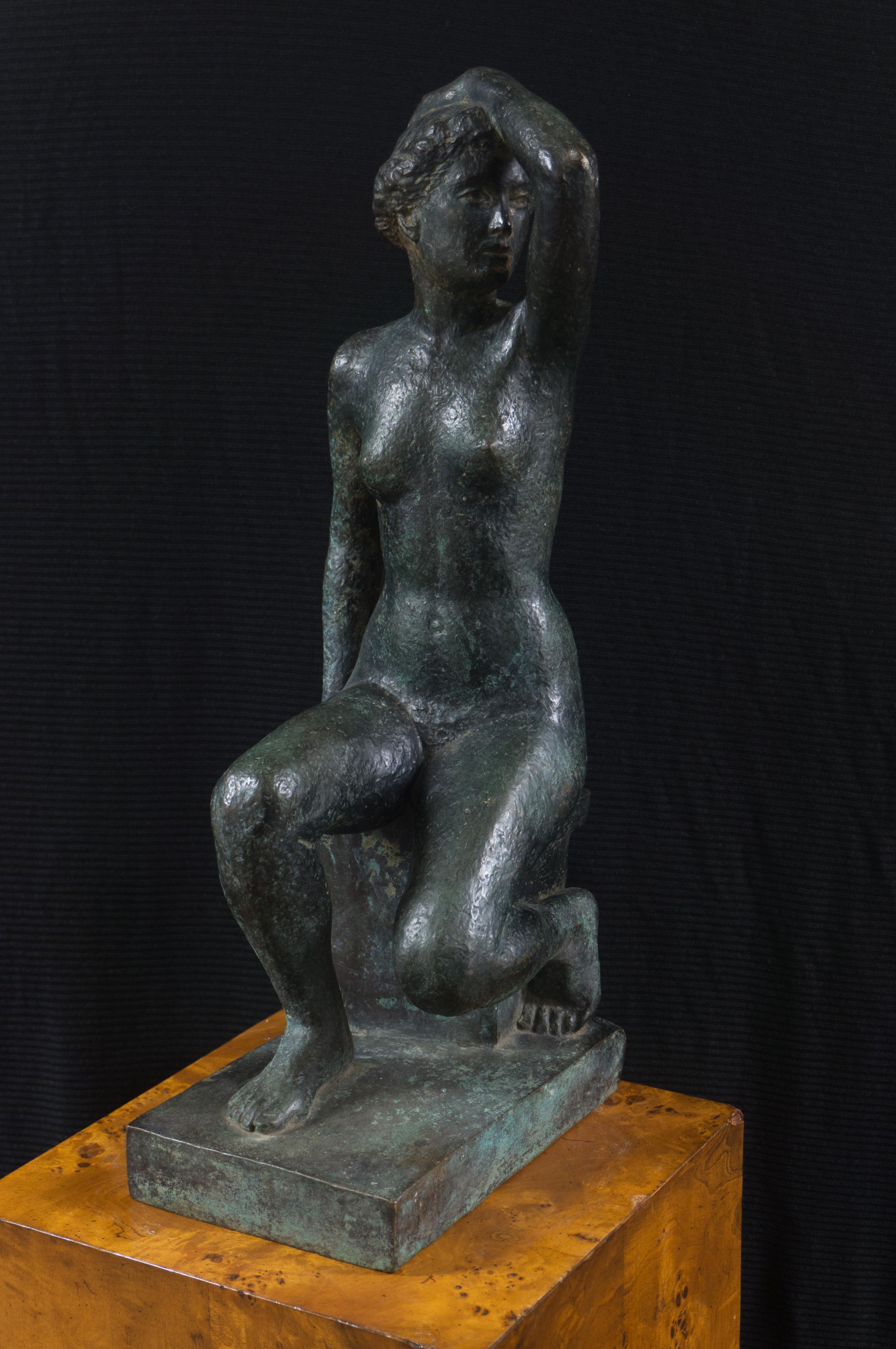 „Sitzender Akt“, Künstlerin als Frau, Pariser Salon, Jeu de Paume, Weltausstellung, GGIE LACMA (Gold), Nude Sculpture, von Caroline Lloyd