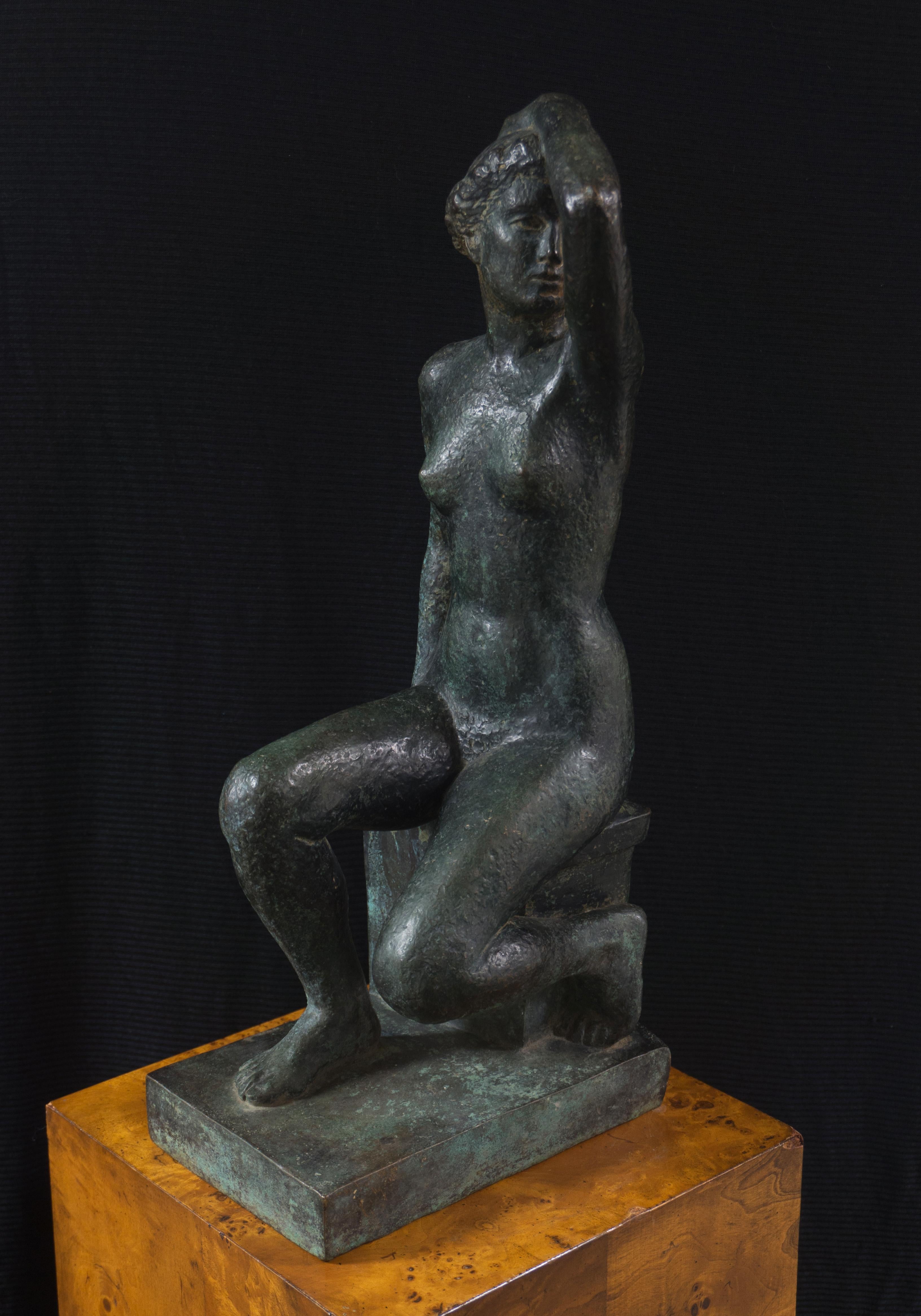 „Sitzender Akt“, Künstlerin als Frau, Pariser Salon, Jeu de Paume, Weltausstellung, GGIE LACMA – Sculpture von Caroline Lloyd