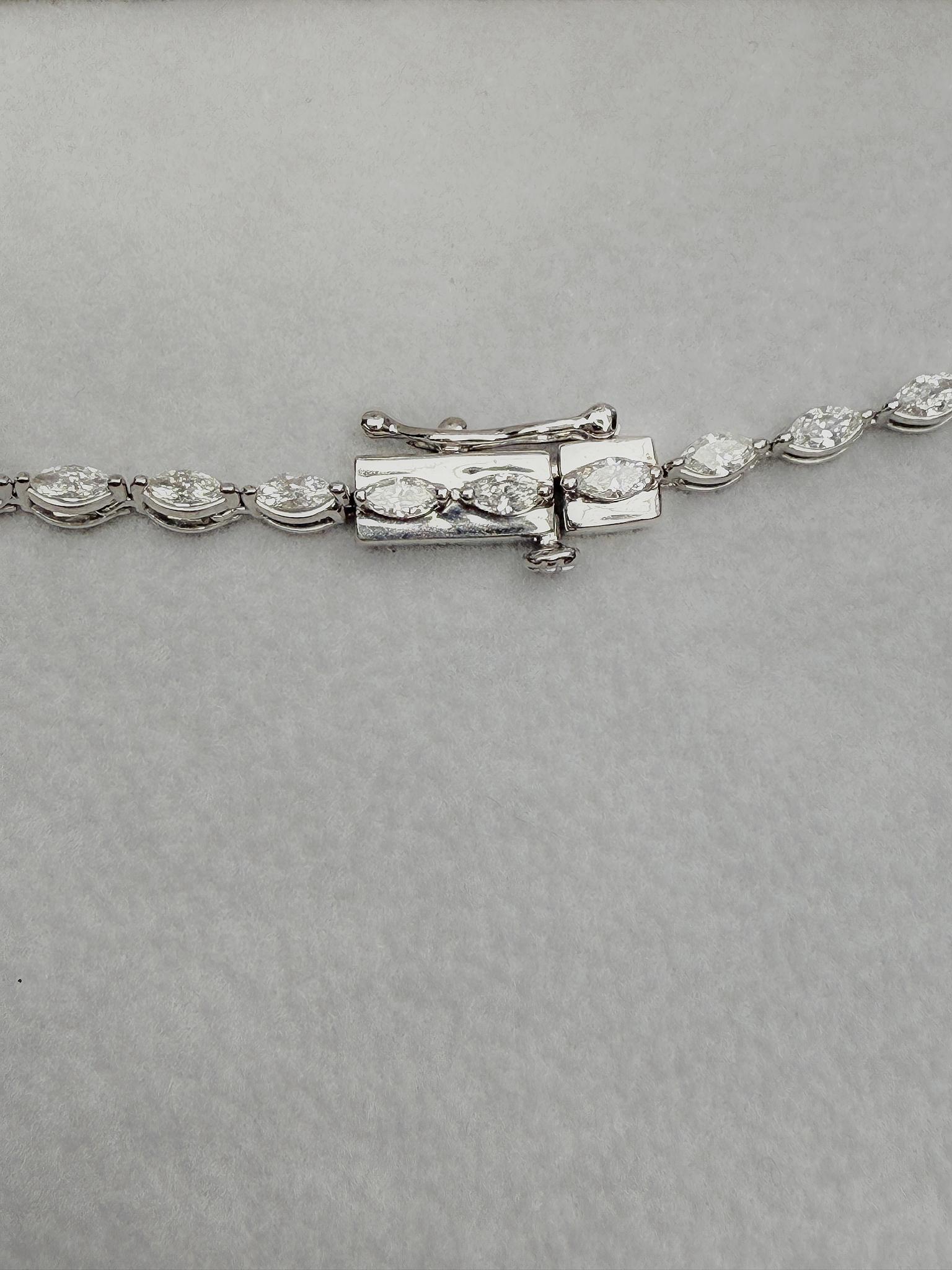 Caroline Marquise Collier tennis est-ouest en or jaune 14 carats avec diamants en vente 1